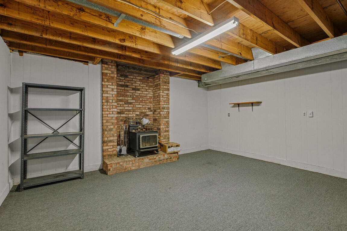 566 Kinsella Drive Property Photo 20