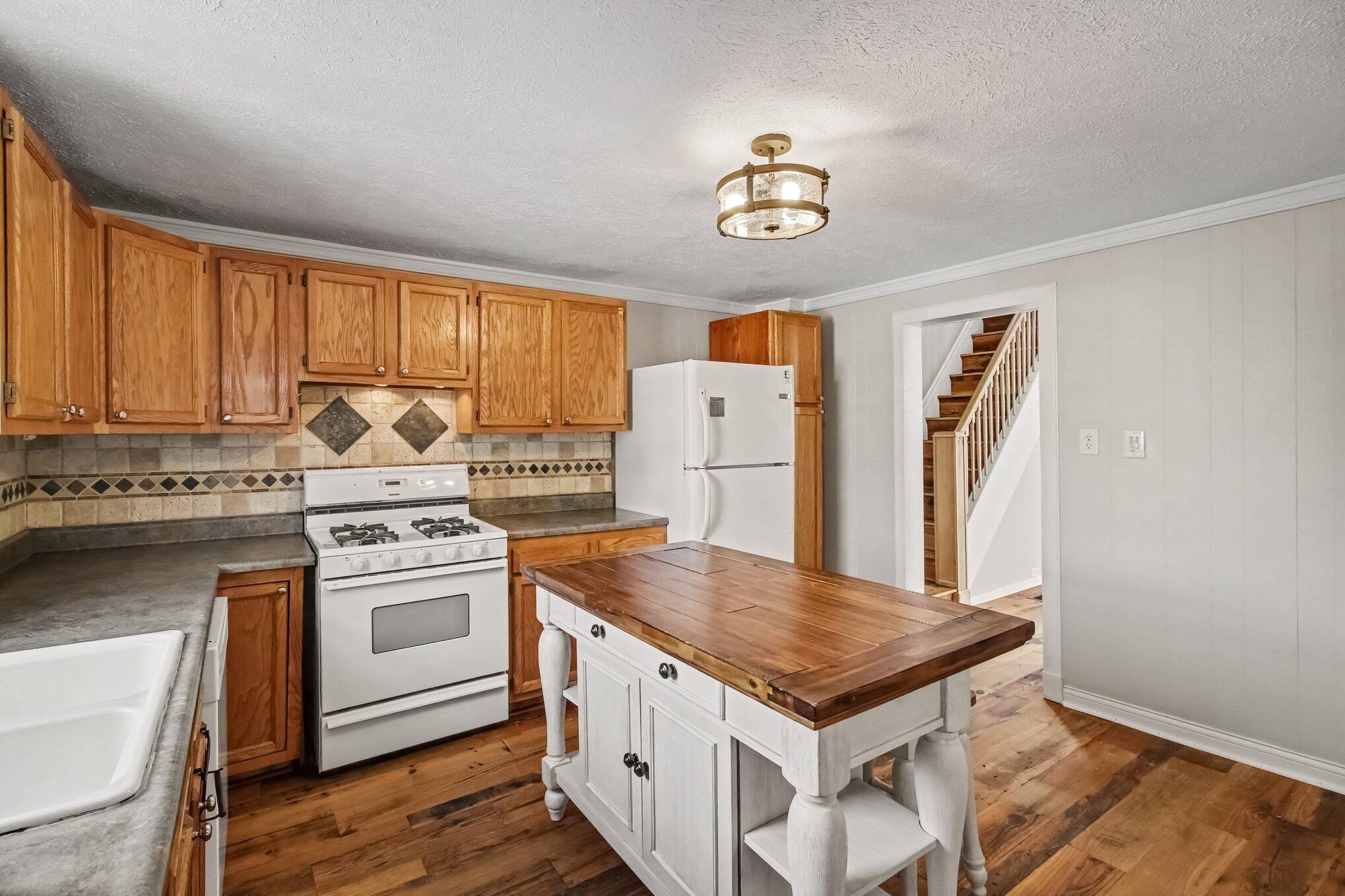 119 Ward Avenue Property Photo 10