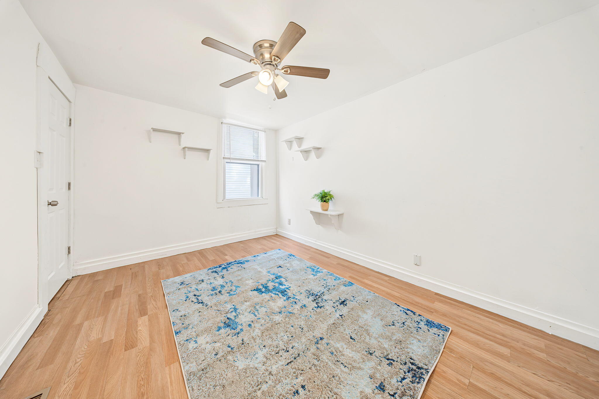 834 Perry Street Property Photo 12