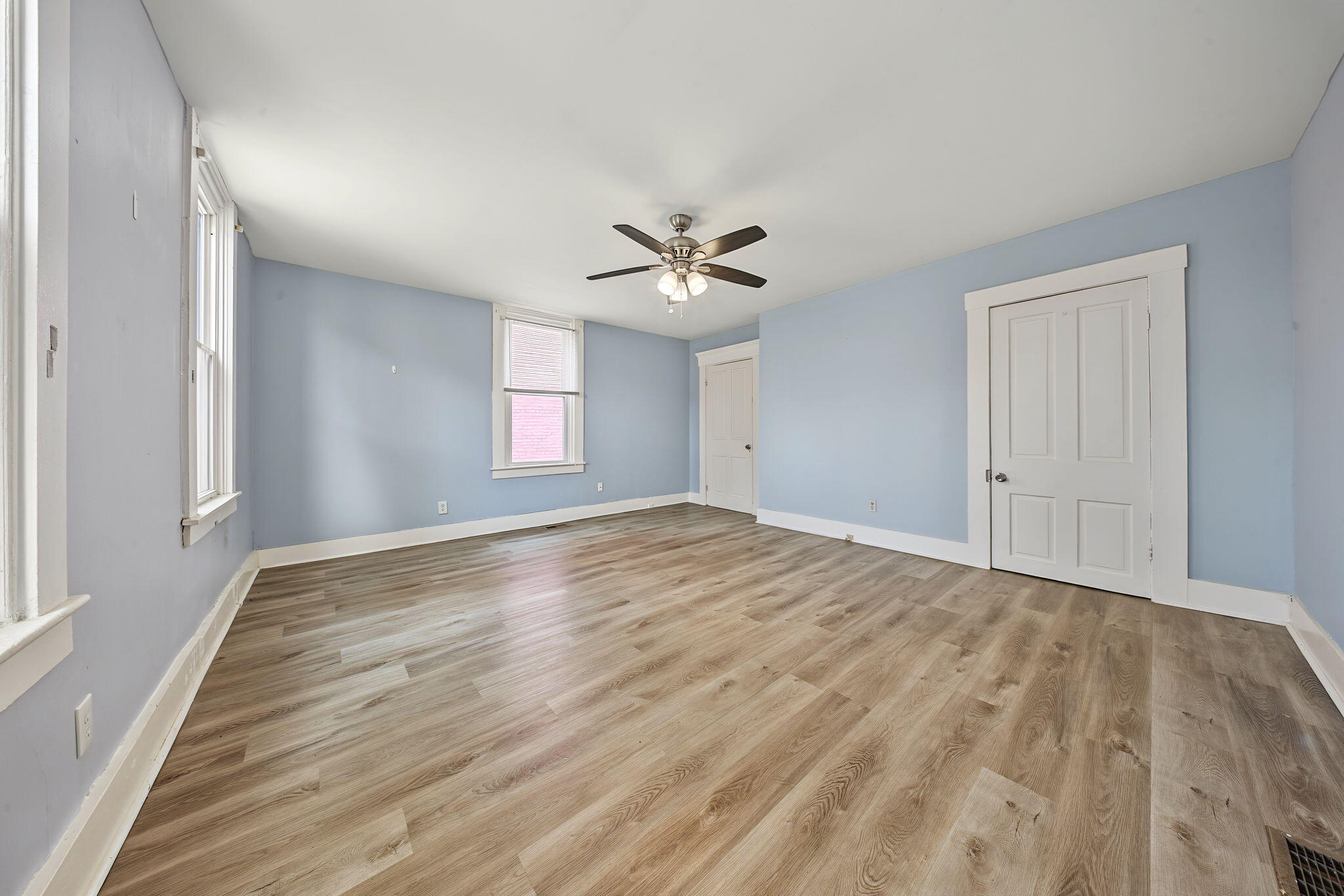 834 Perry Street Property Photo 14