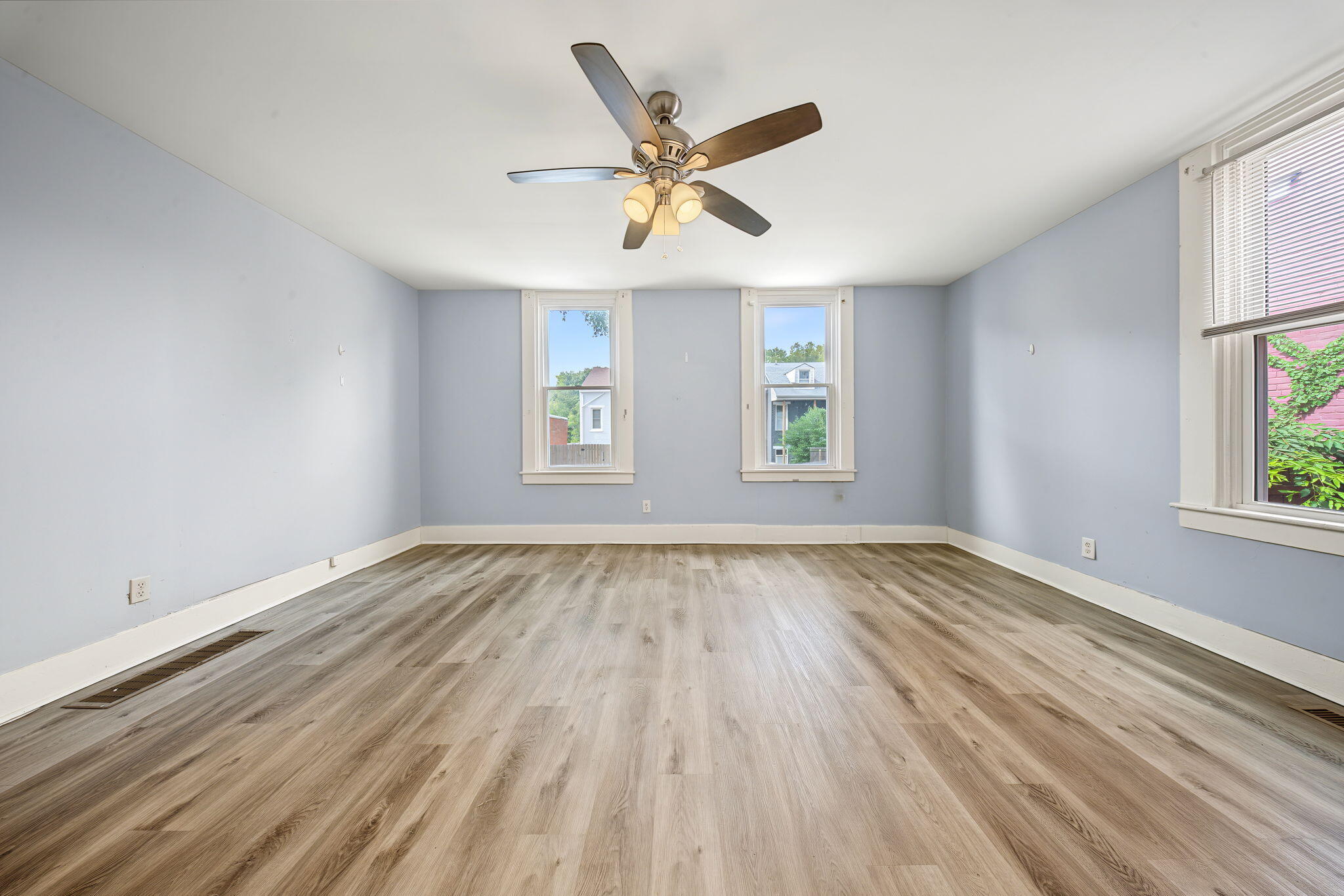 834 Perry Street Property Photo 15