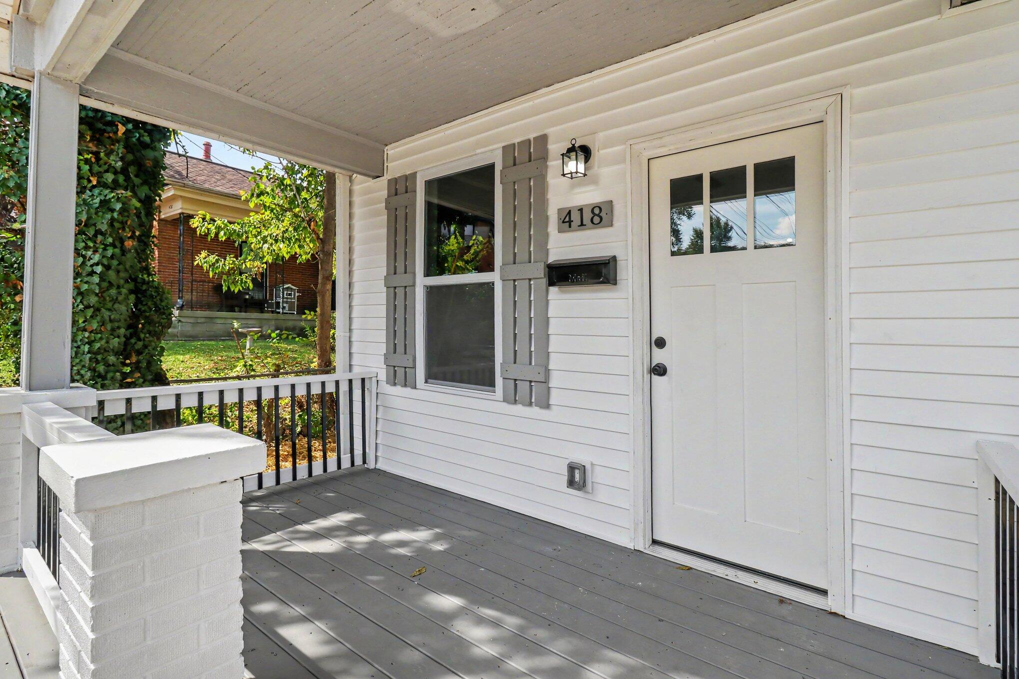 418 W 22nd Street Property Photo 4