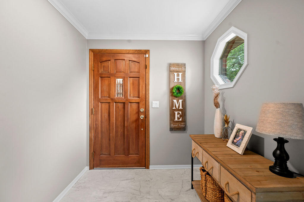 552 Perimeter Drive Property Photo 4