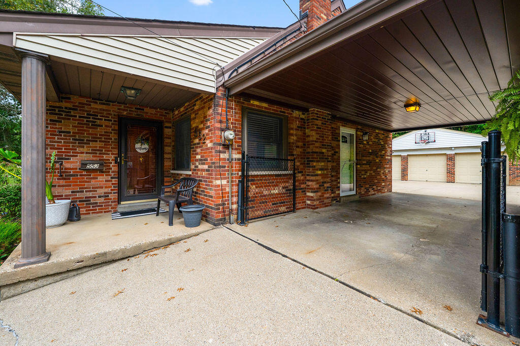 552 Perimeter Drive Property Photo 38