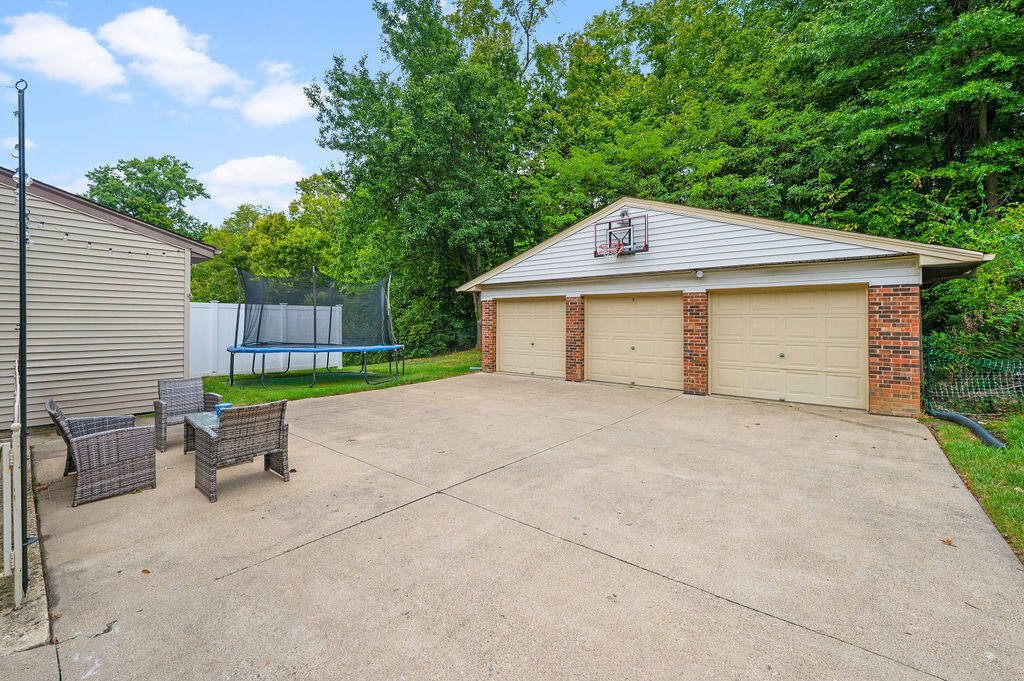 552 Perimeter Drive Property Photo 41
