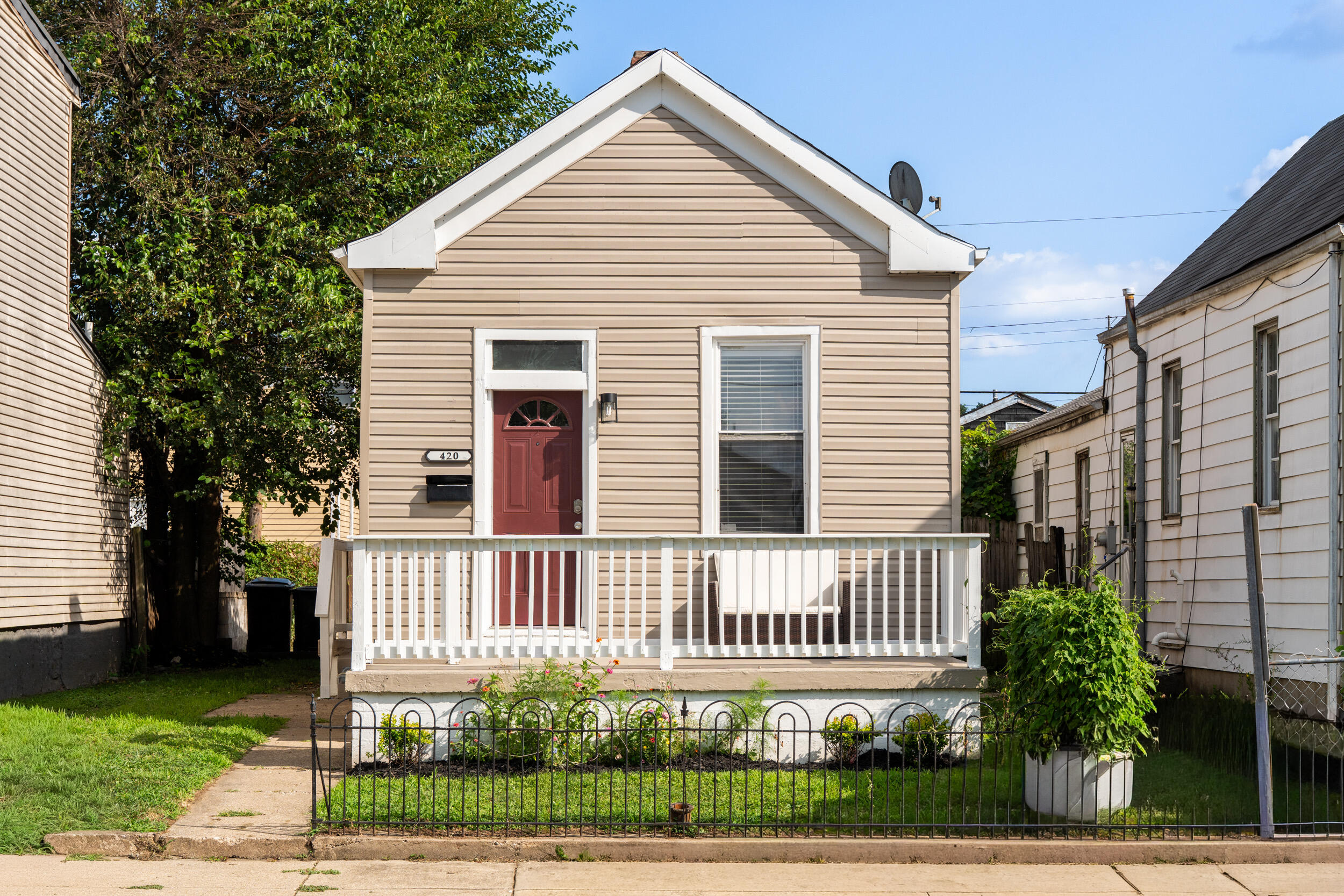 420 W 9th Street Property Photo 1