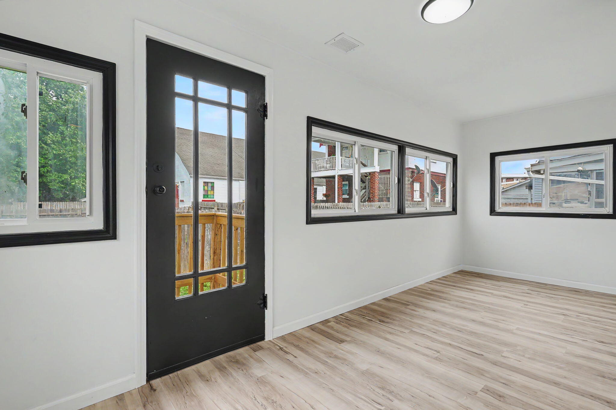 3606 Caroline Street Property Photo 16