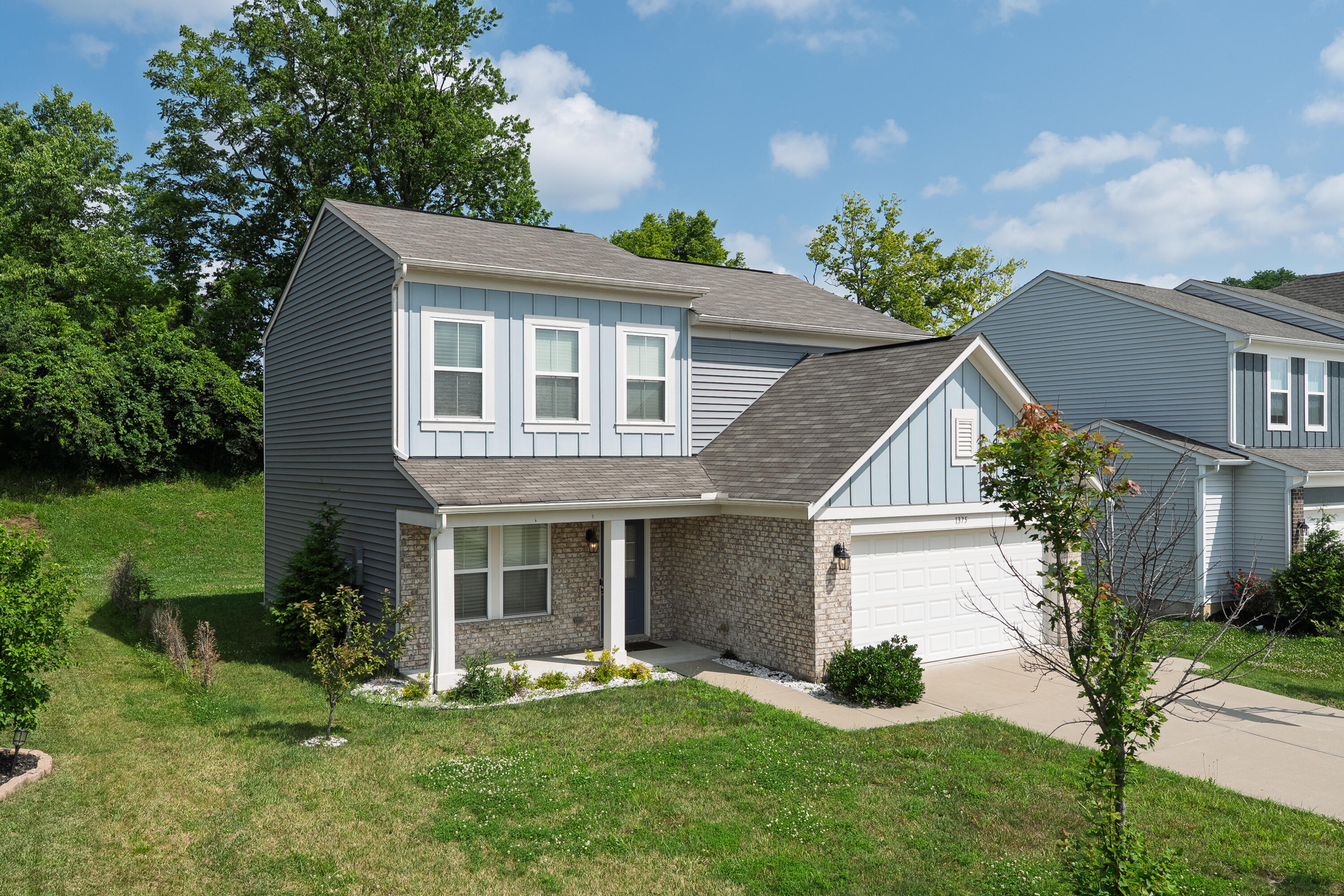 1375 Meadowcrest Circle Property Photo 2