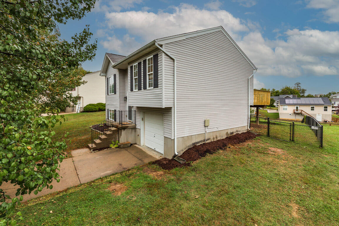 2766 Presidential Drive Property Photo 2