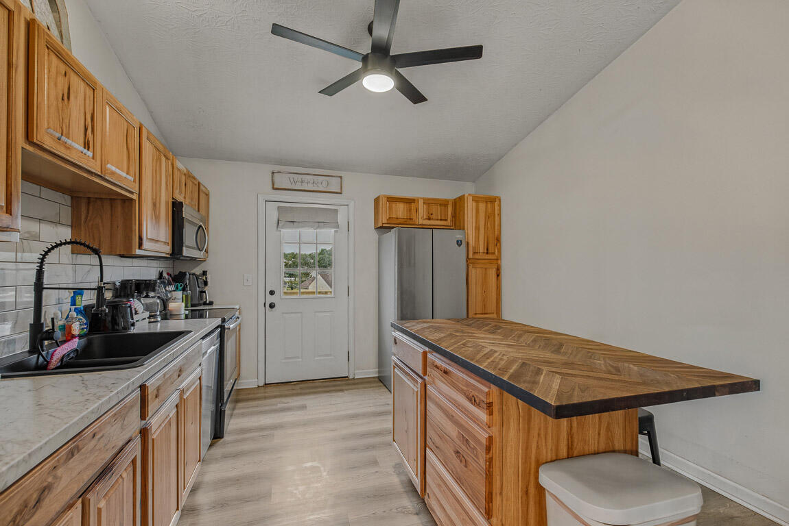 2766 Presidential Drive Property Photo 9