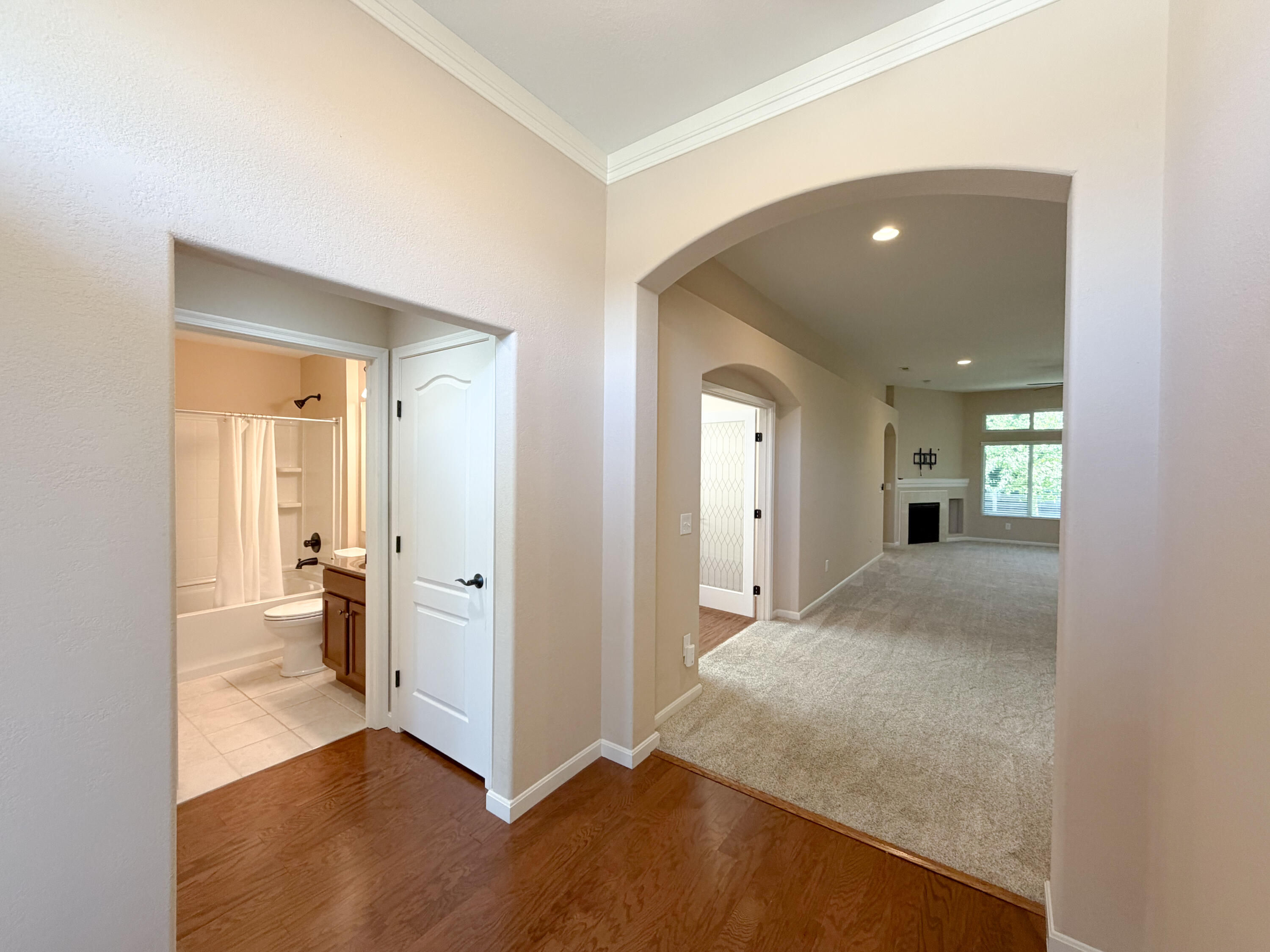 2495 Ormond Drive Property Photo 3