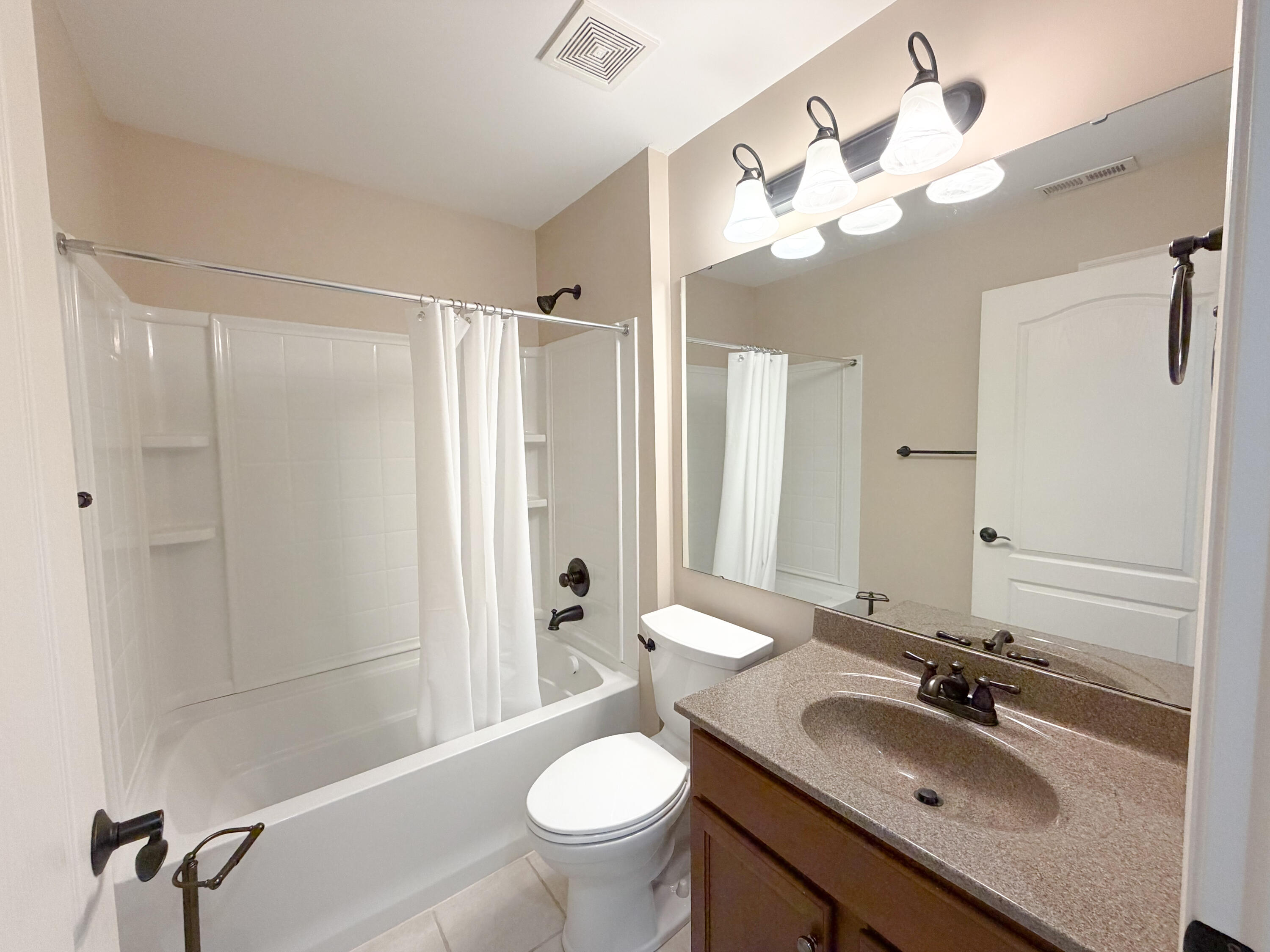 2495 Ormond Drive Property Photo 5