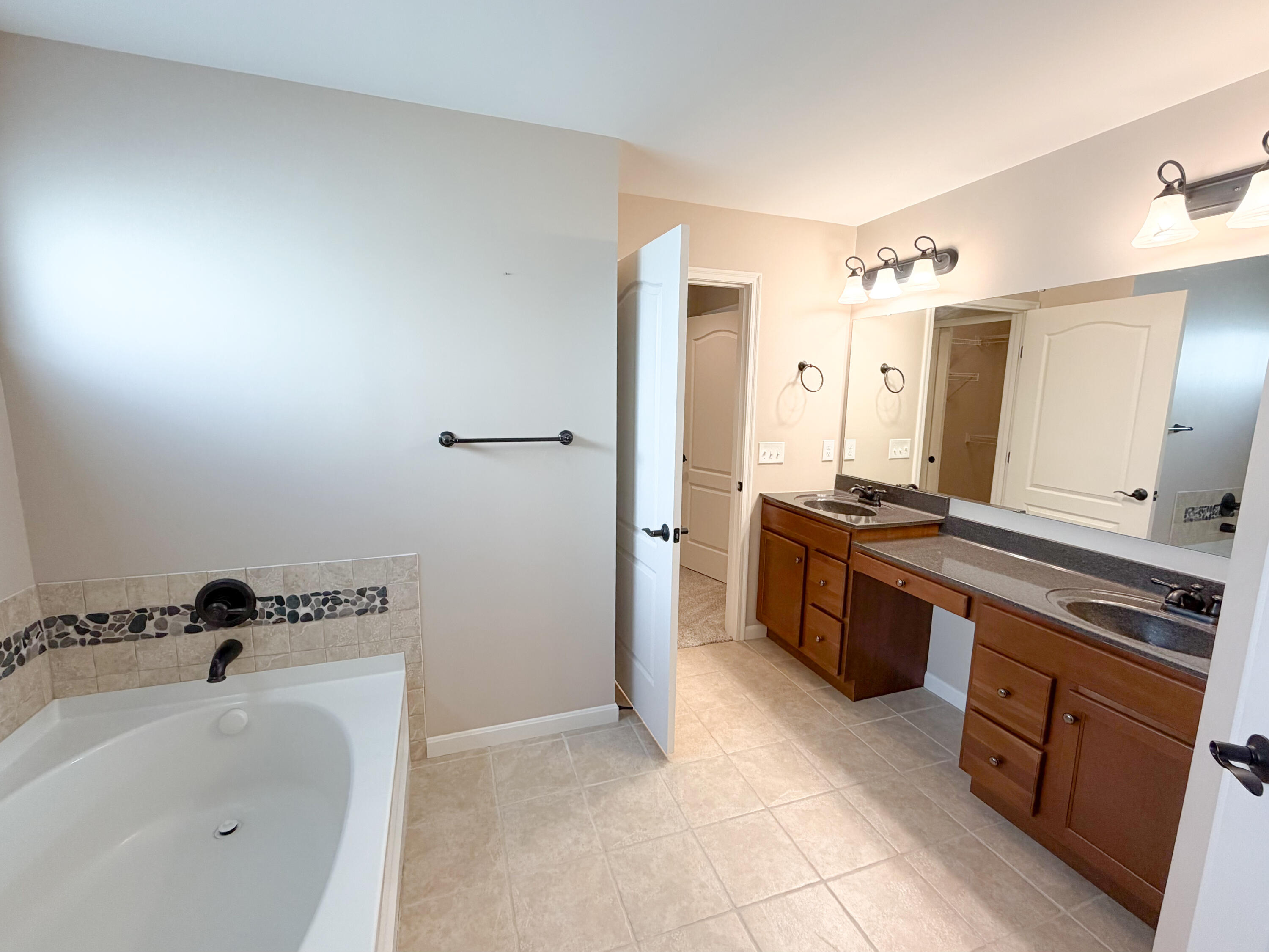 2495 Ormond Drive Property Photo 30
