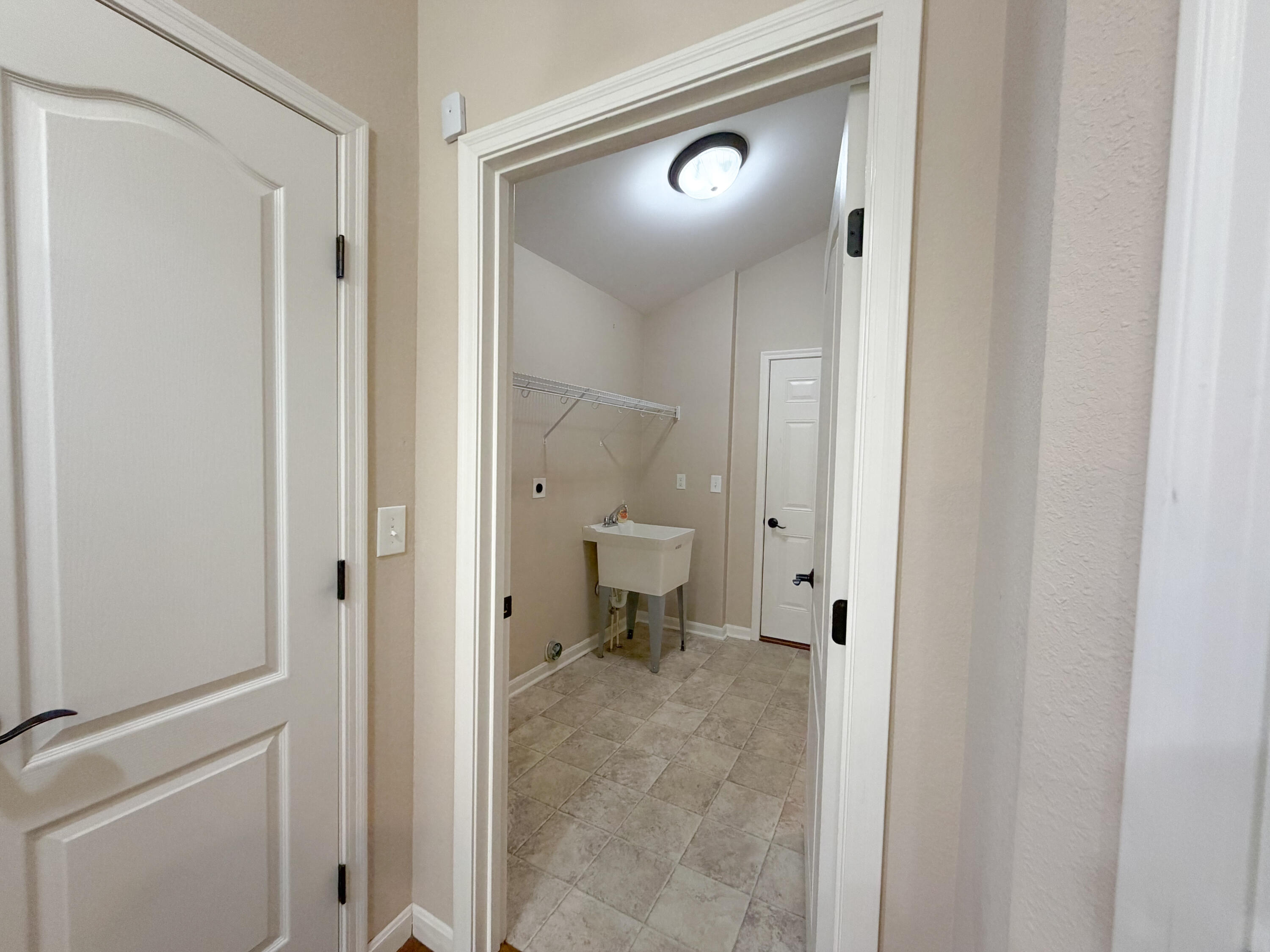 2495 Ormond Drive Property Photo 32