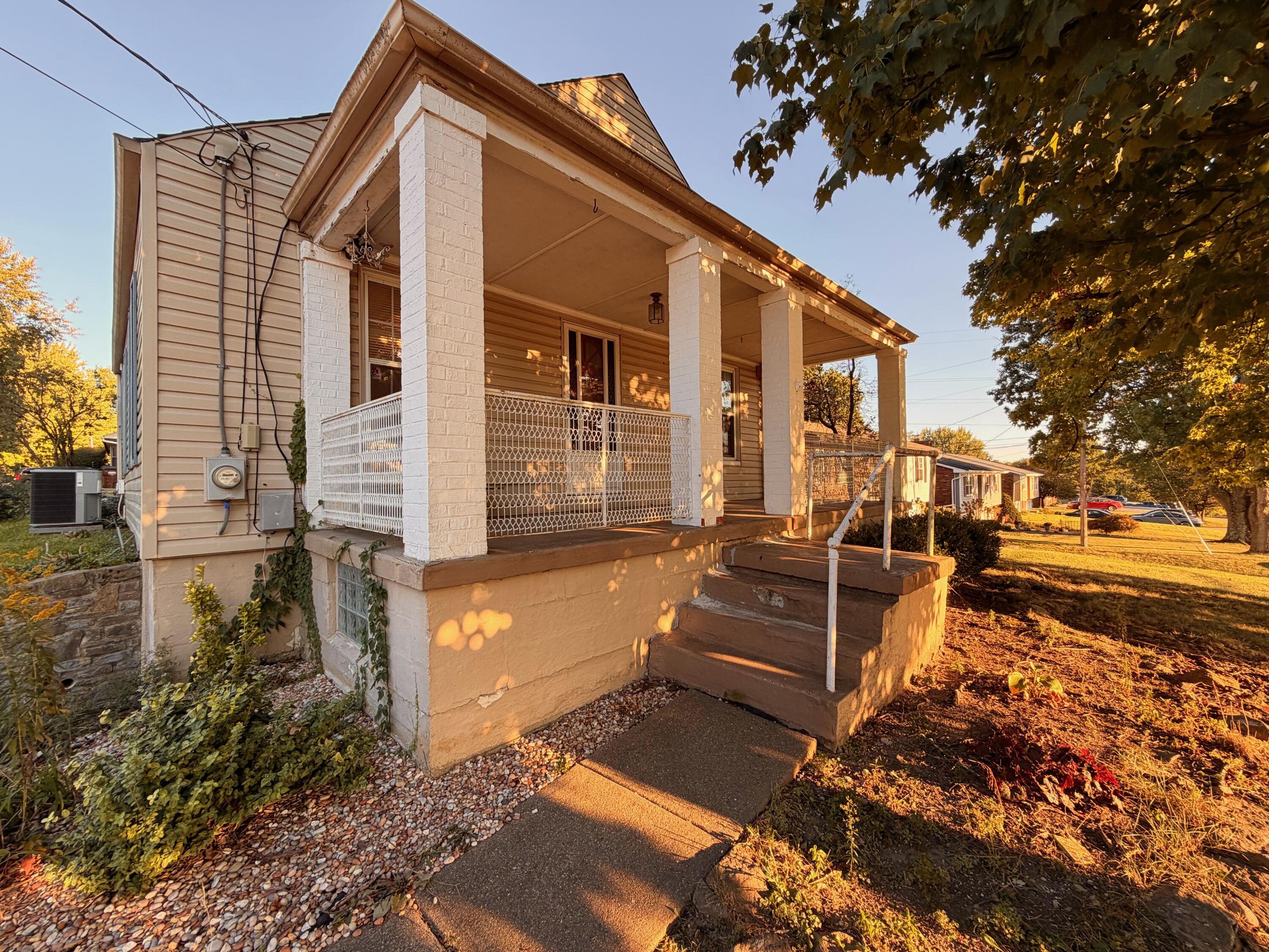 728 Rogers Road Property Photo 1
