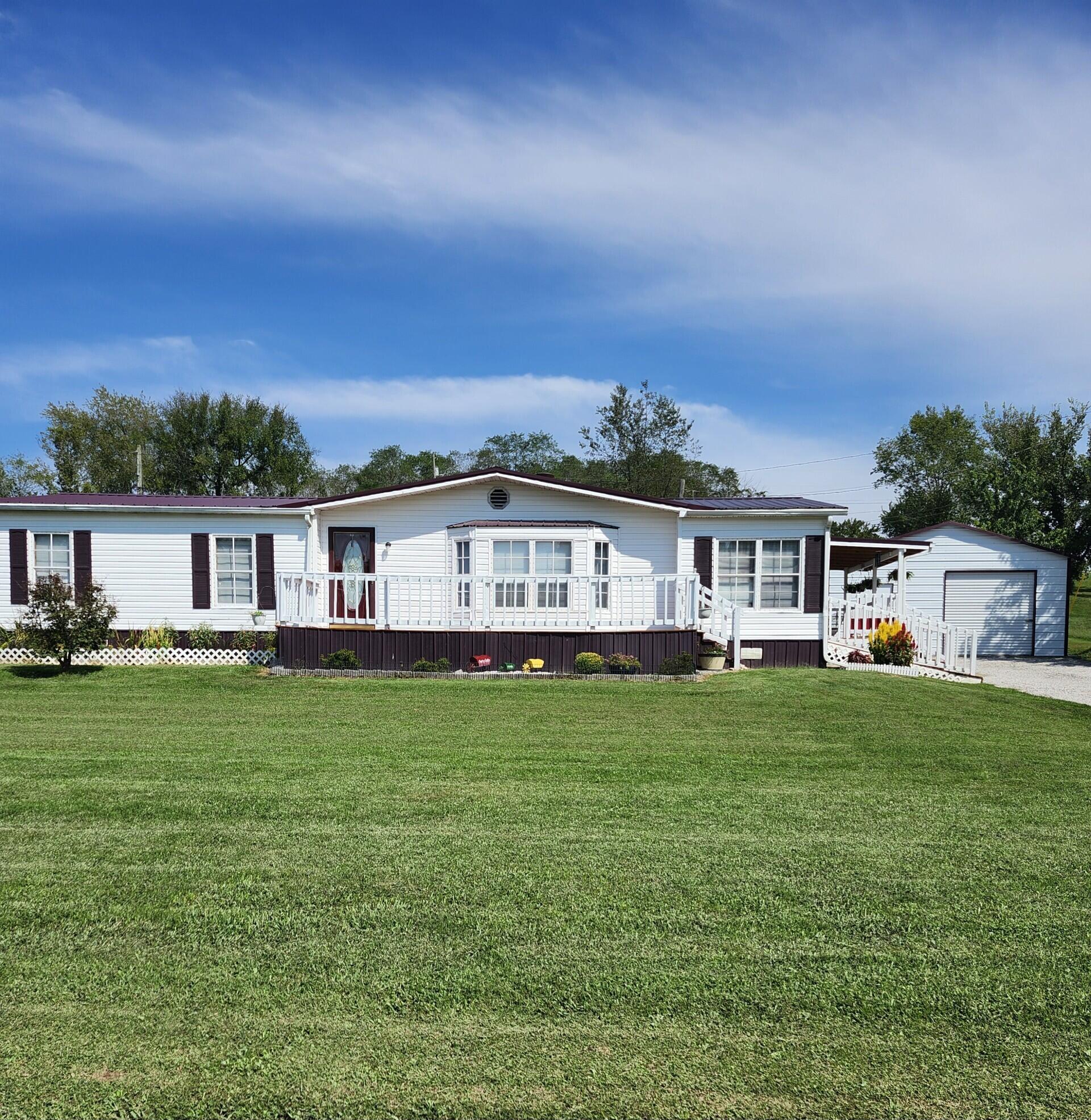 7076 Orangeburg Road Property Photo 1