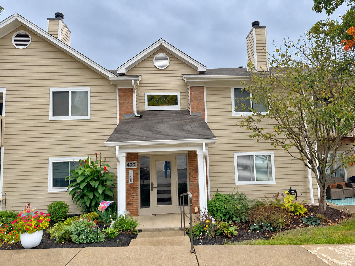 490 Lakeview Drive, 7 Property Photo 1
