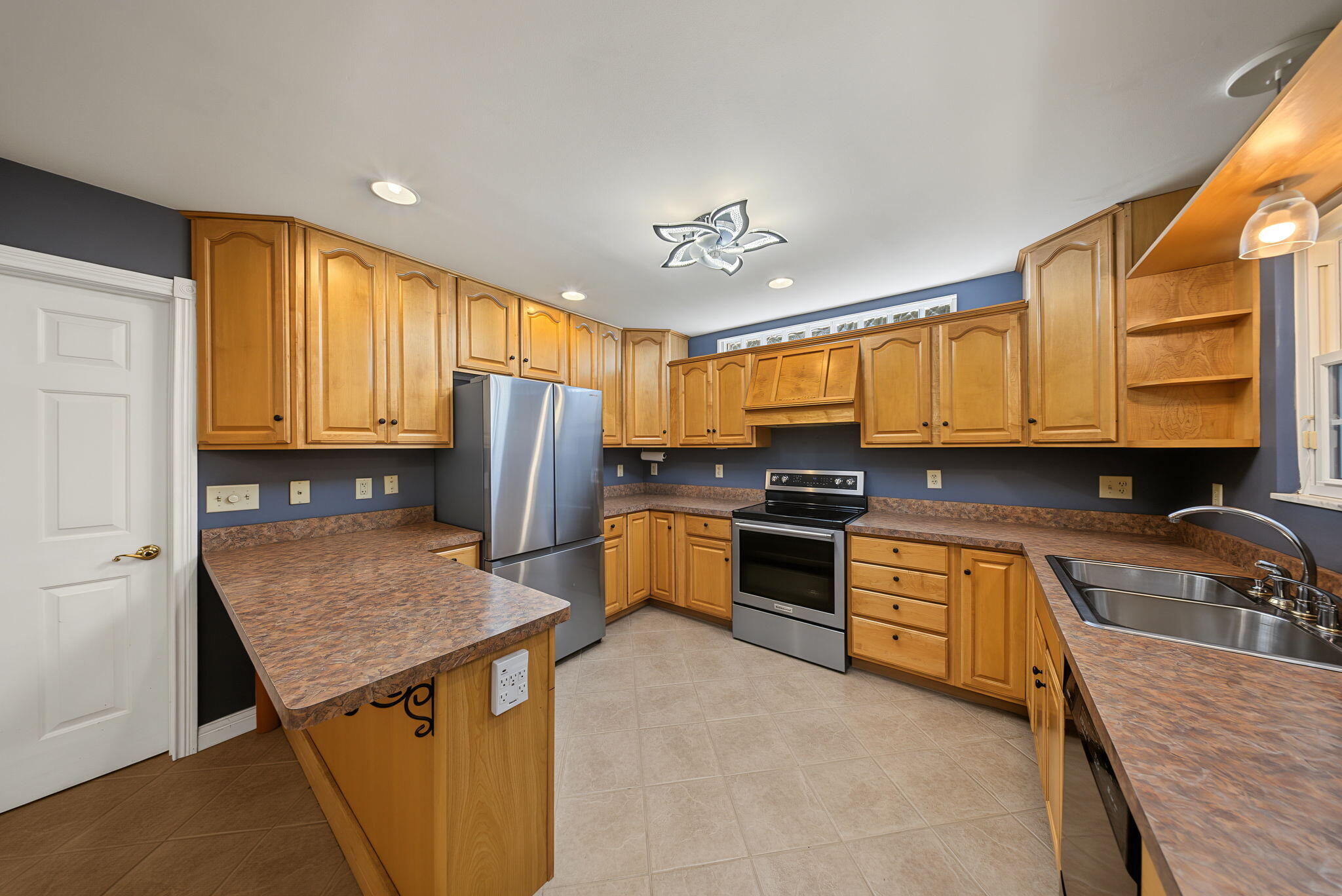 1780 Perry Lane Property Photo 15