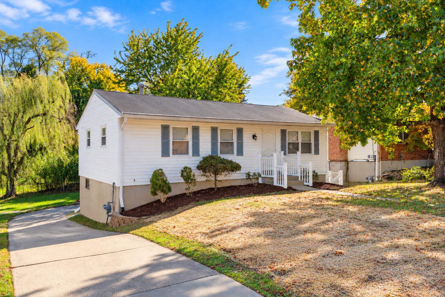 3413 Apple Tree Lane Property Photo 1