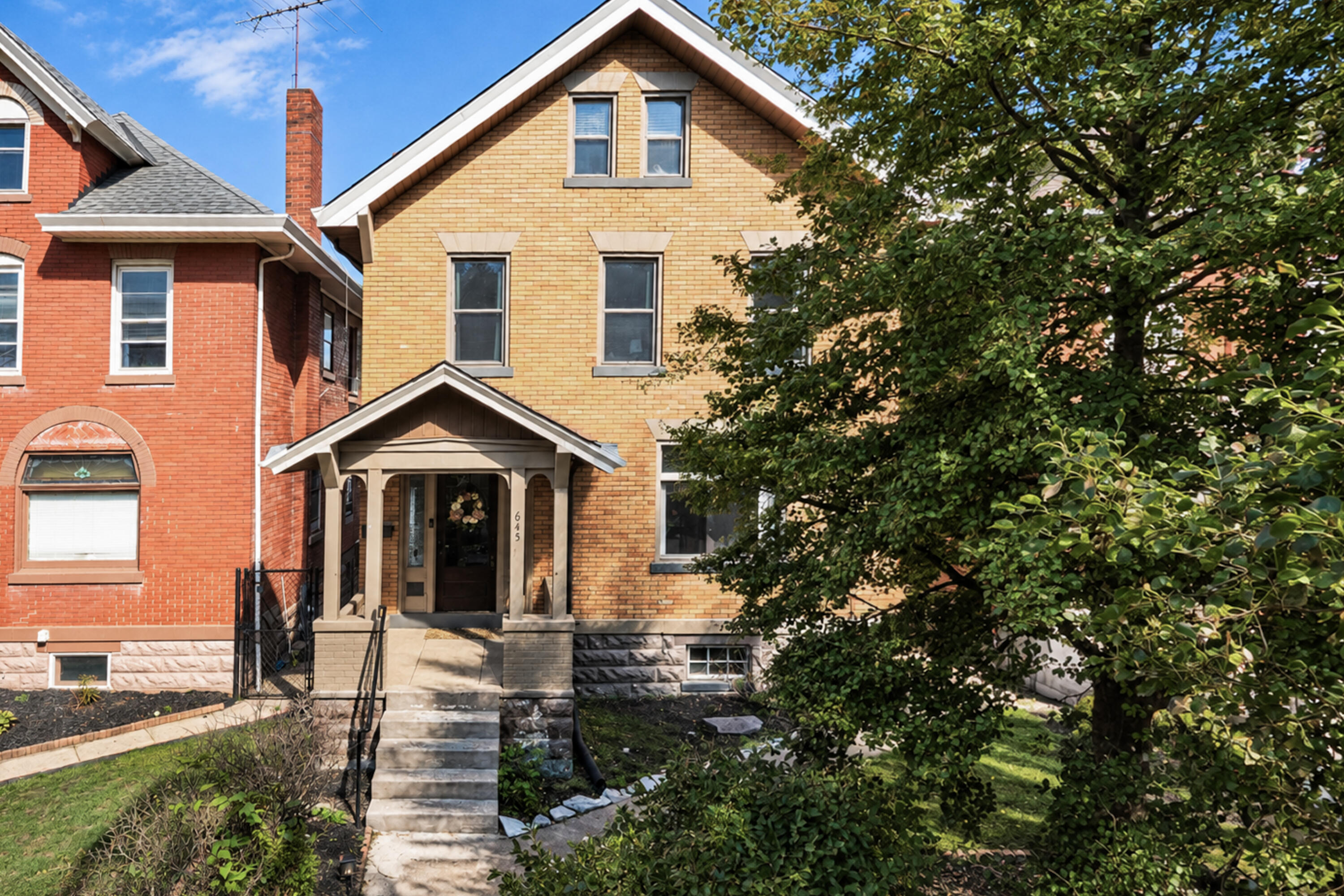 645 Maple Avenue Property Photo 1
