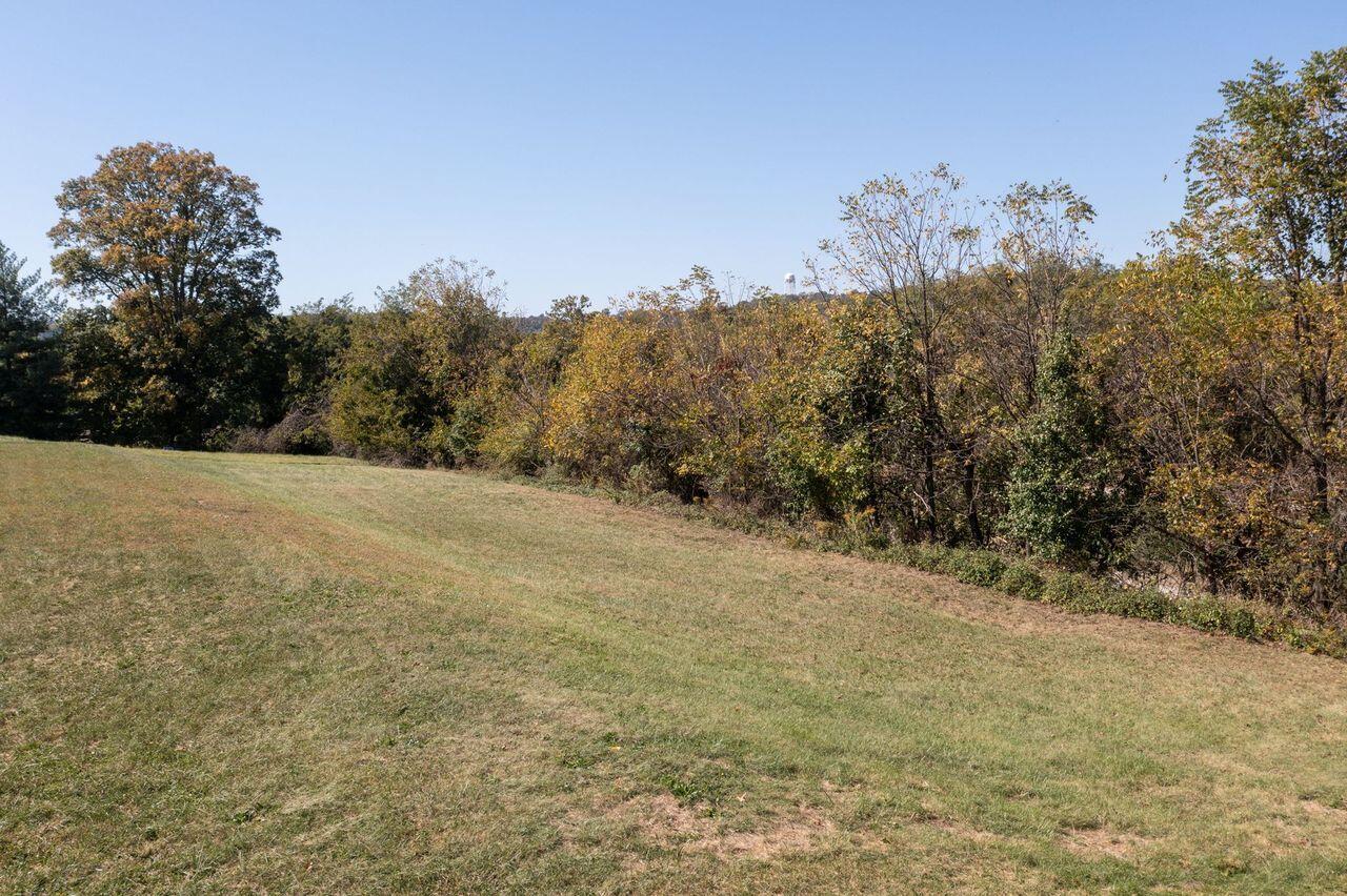 100 Summit Drive Property Photo 4