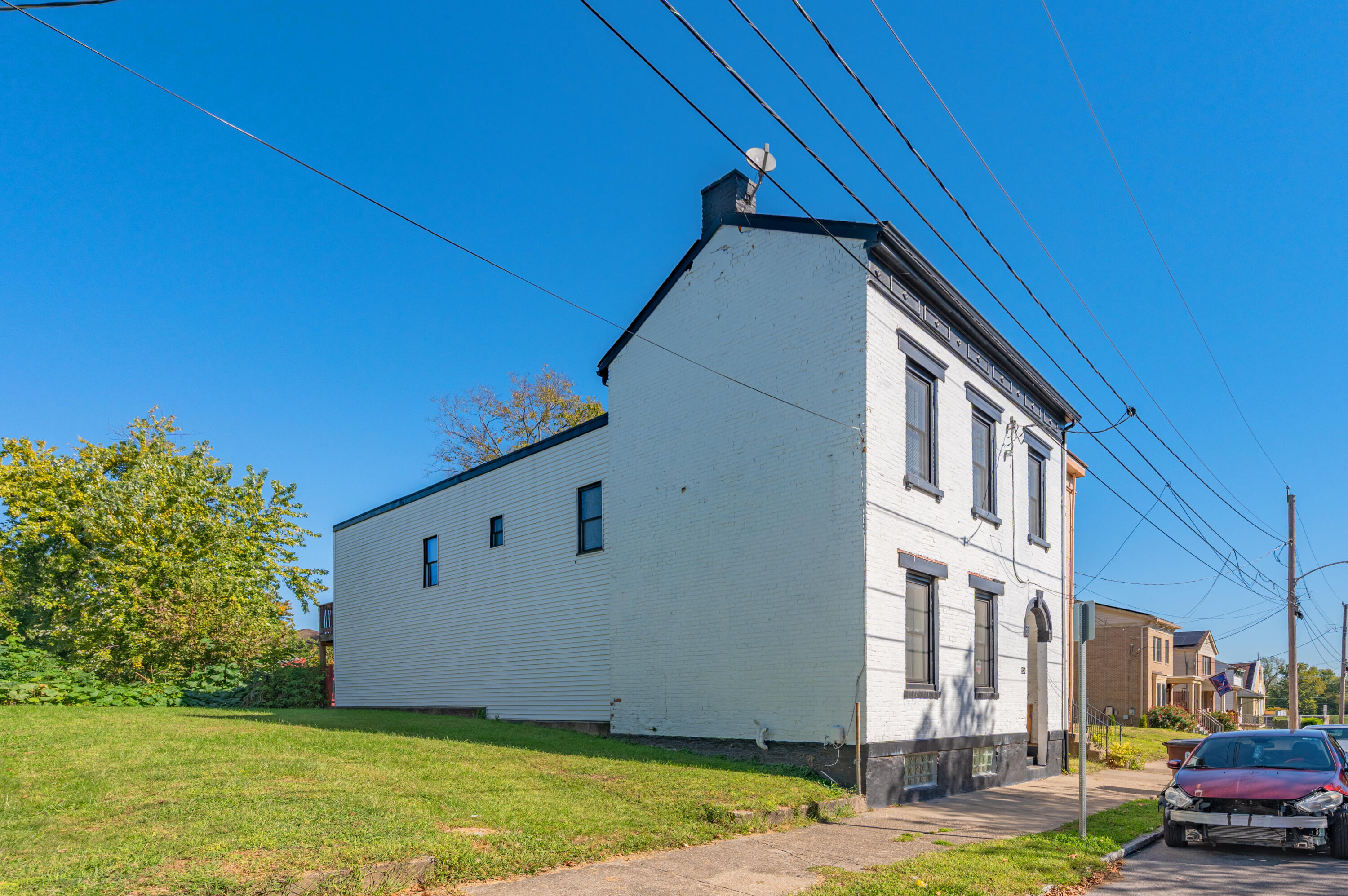 224 E Robbins Street Property Photo 2
