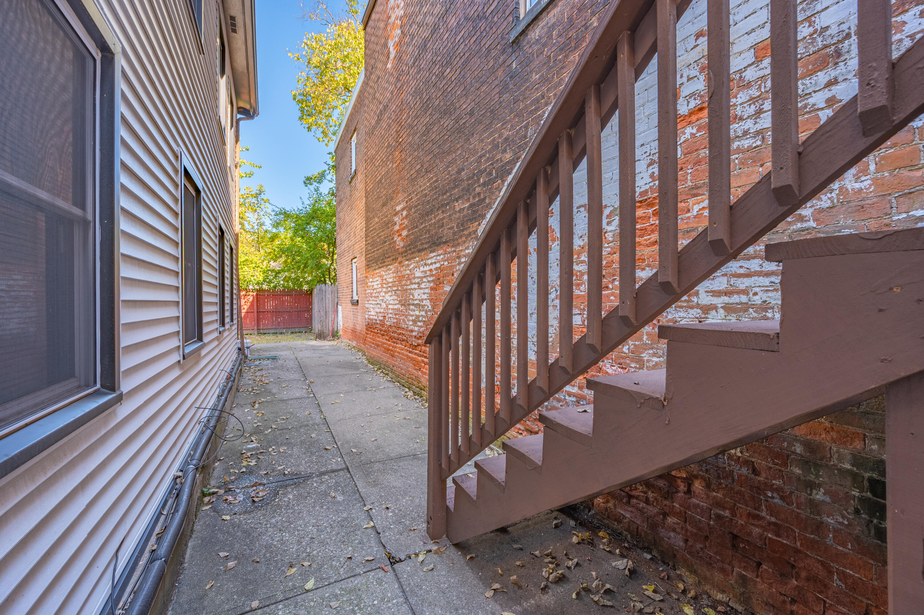 224 E Robbins Street Property Photo 4