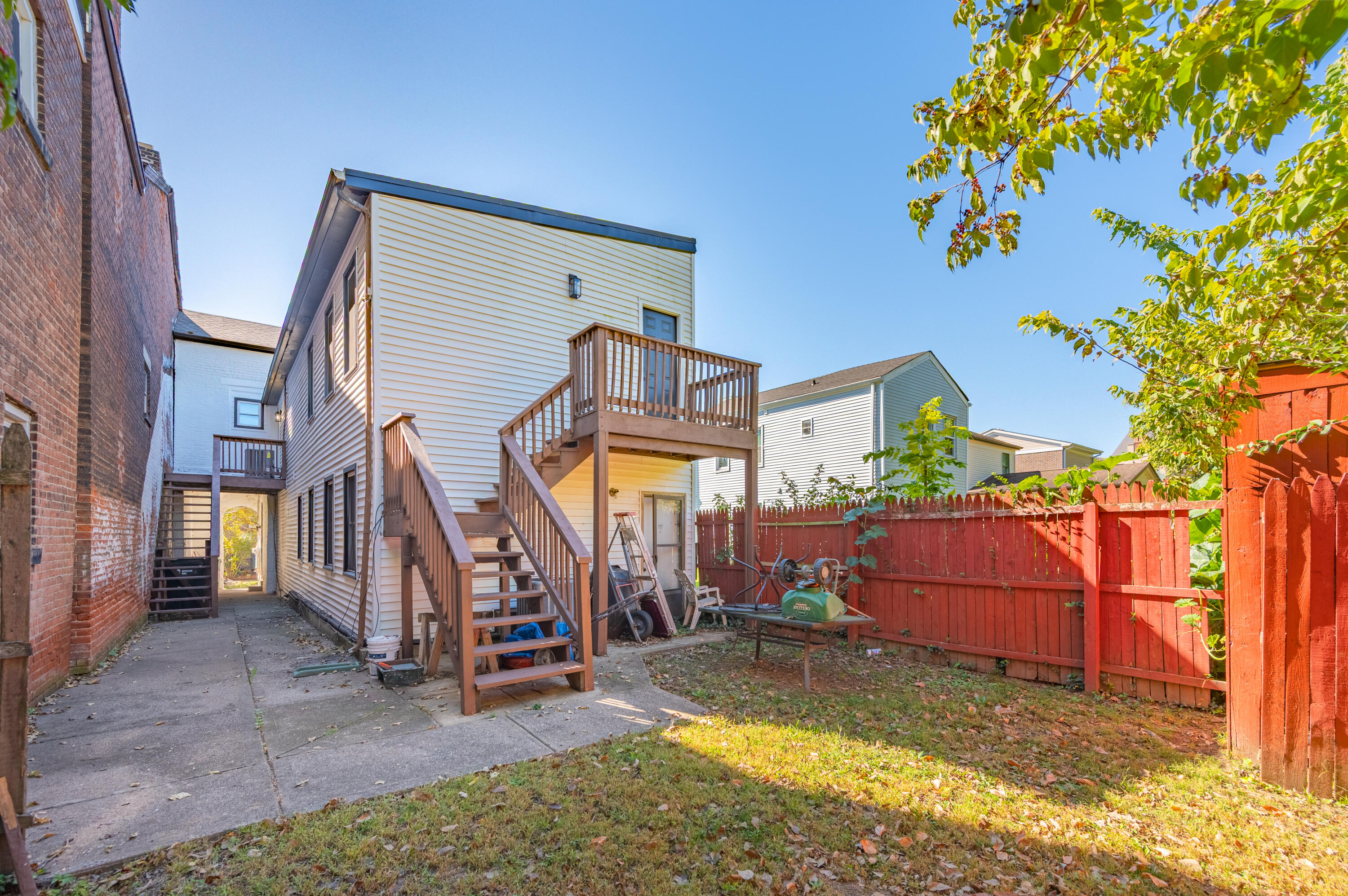 224 E Robbins Street Property Photo 6