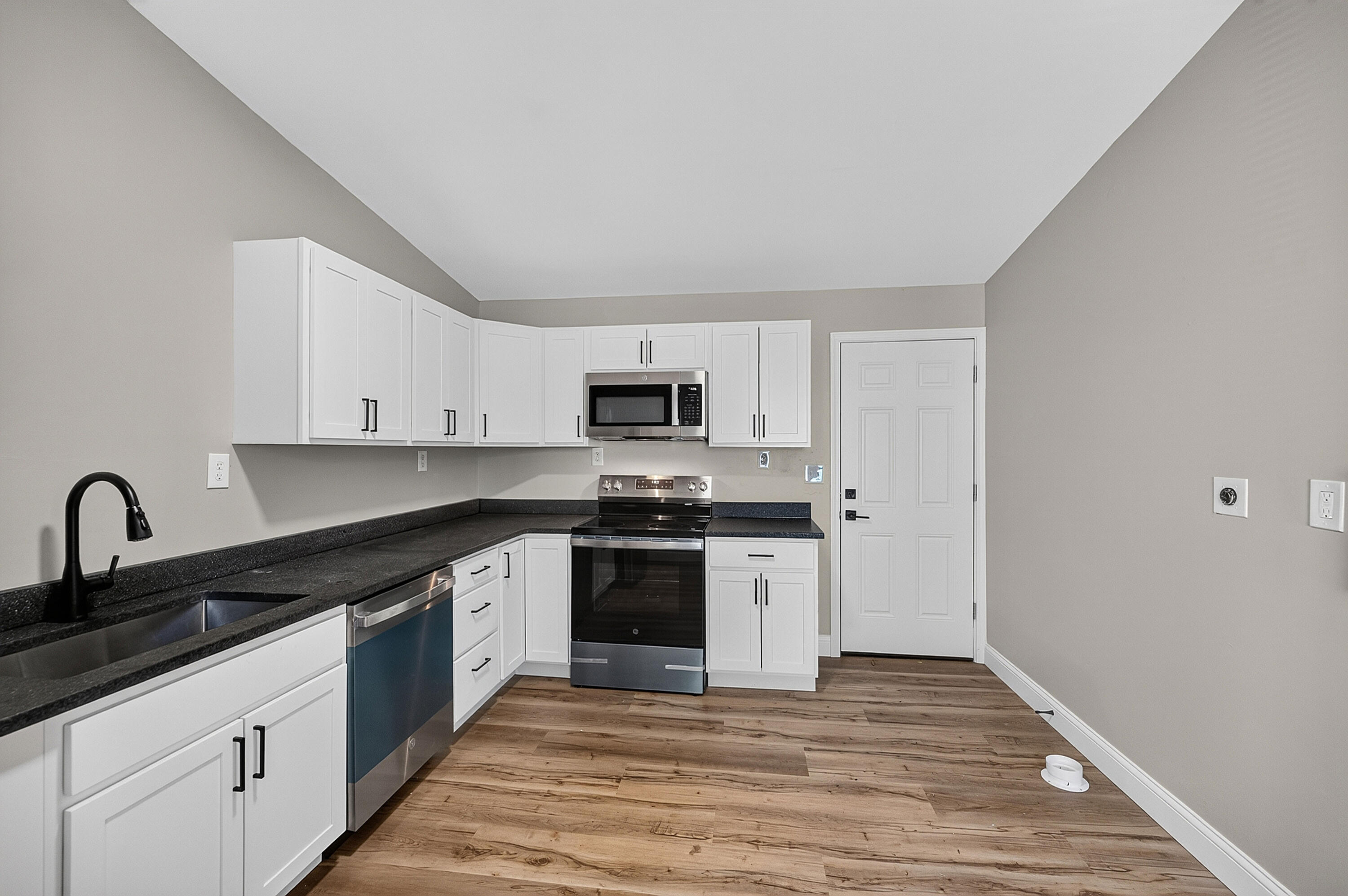 224 E Robbins Street Property Photo 11