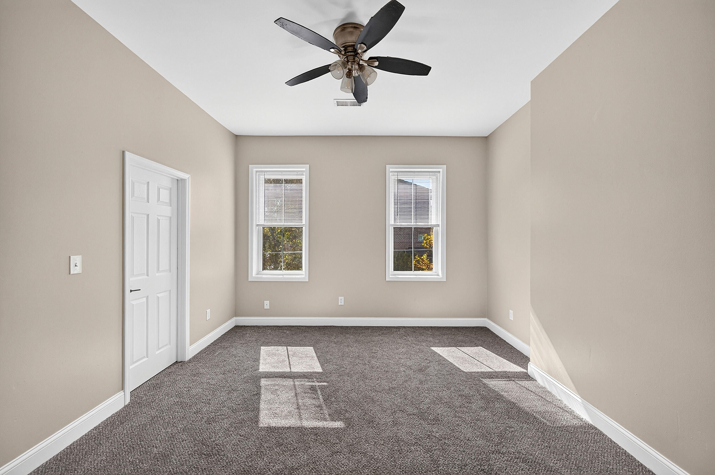 224 E Robbins Street Property Photo 13