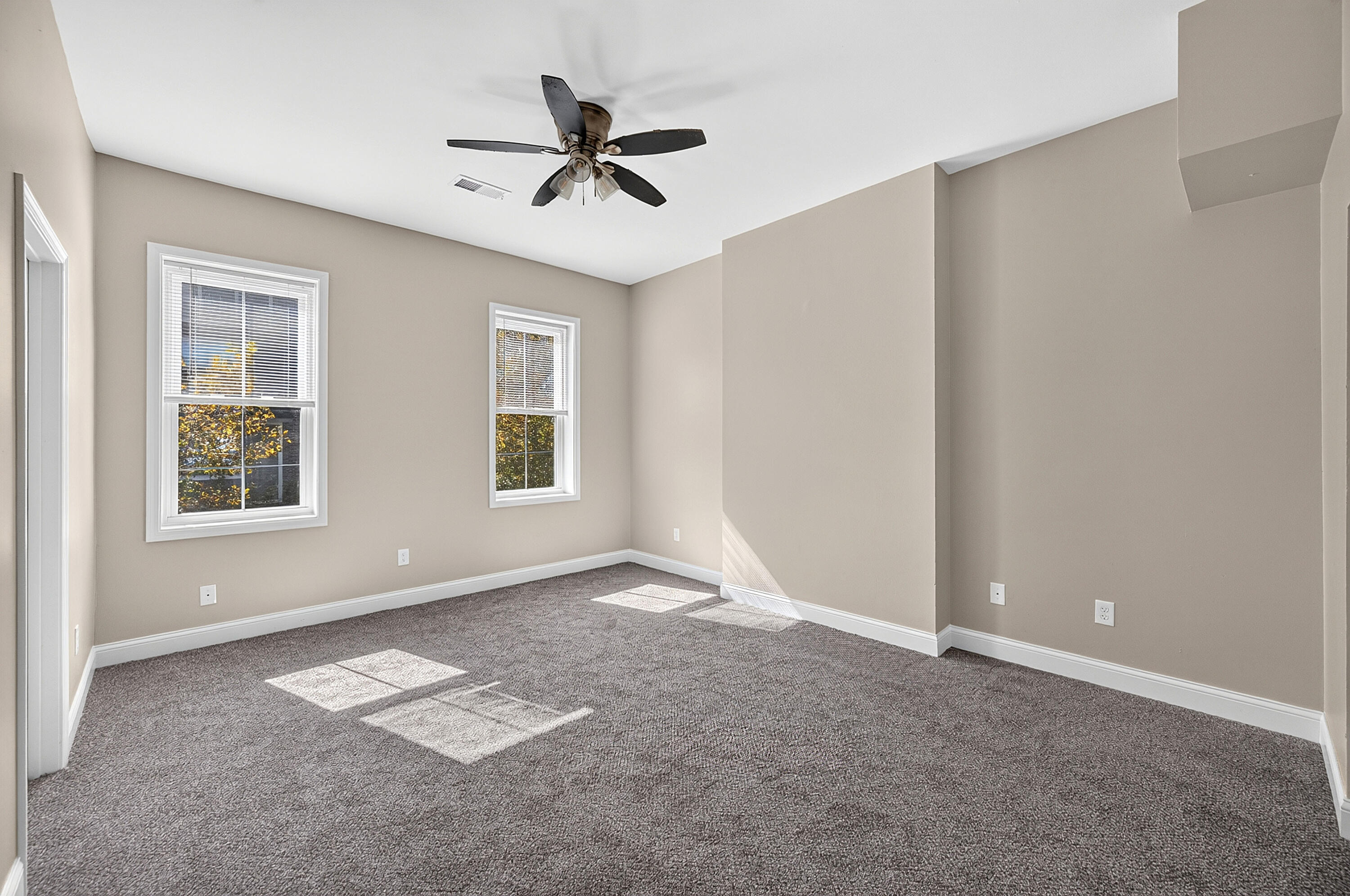 224 E Robbins Street Property Photo 14