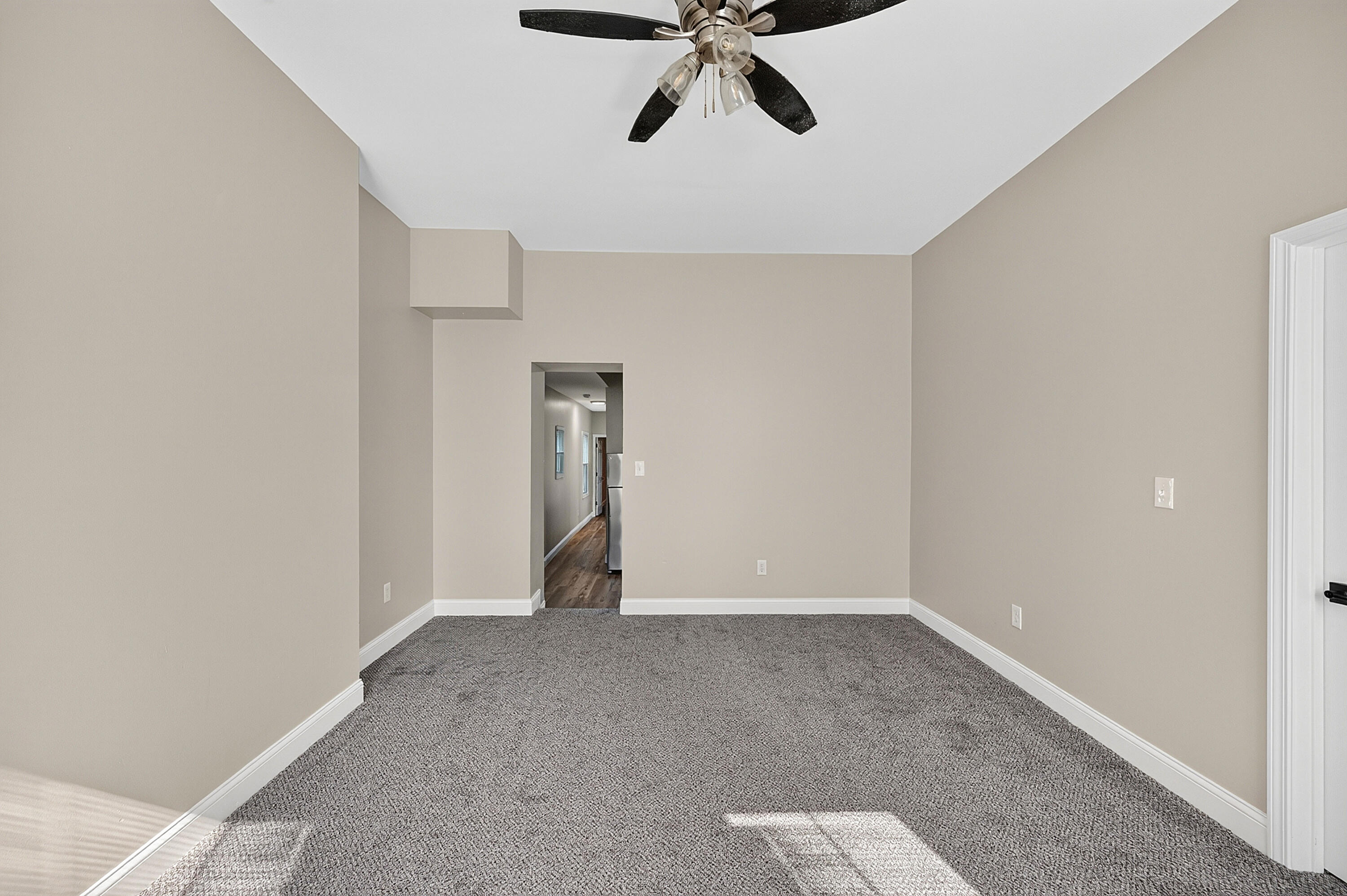 224 E Robbins Street Property Photo 15