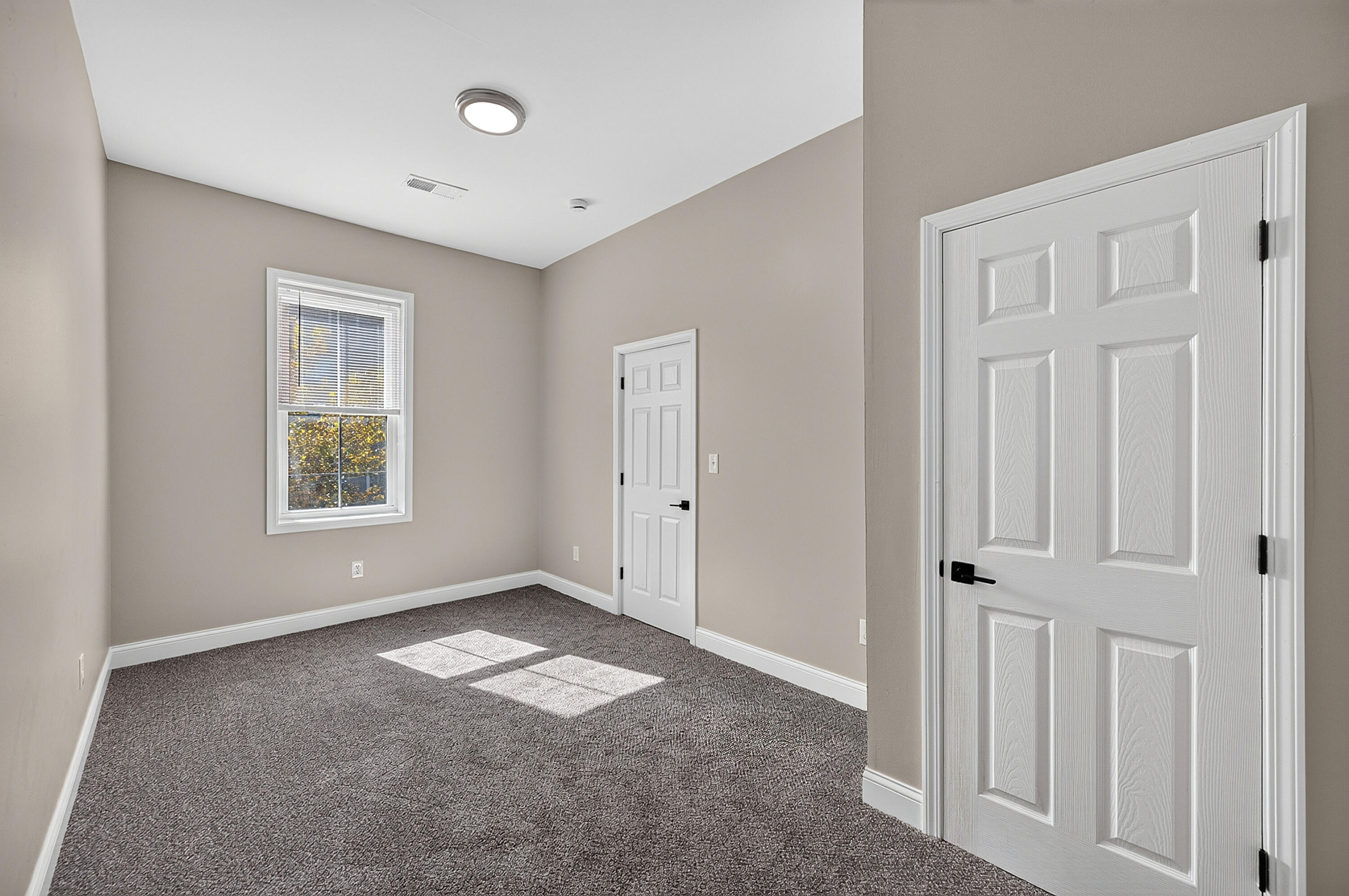 224 E Robbins Street Property Photo 19