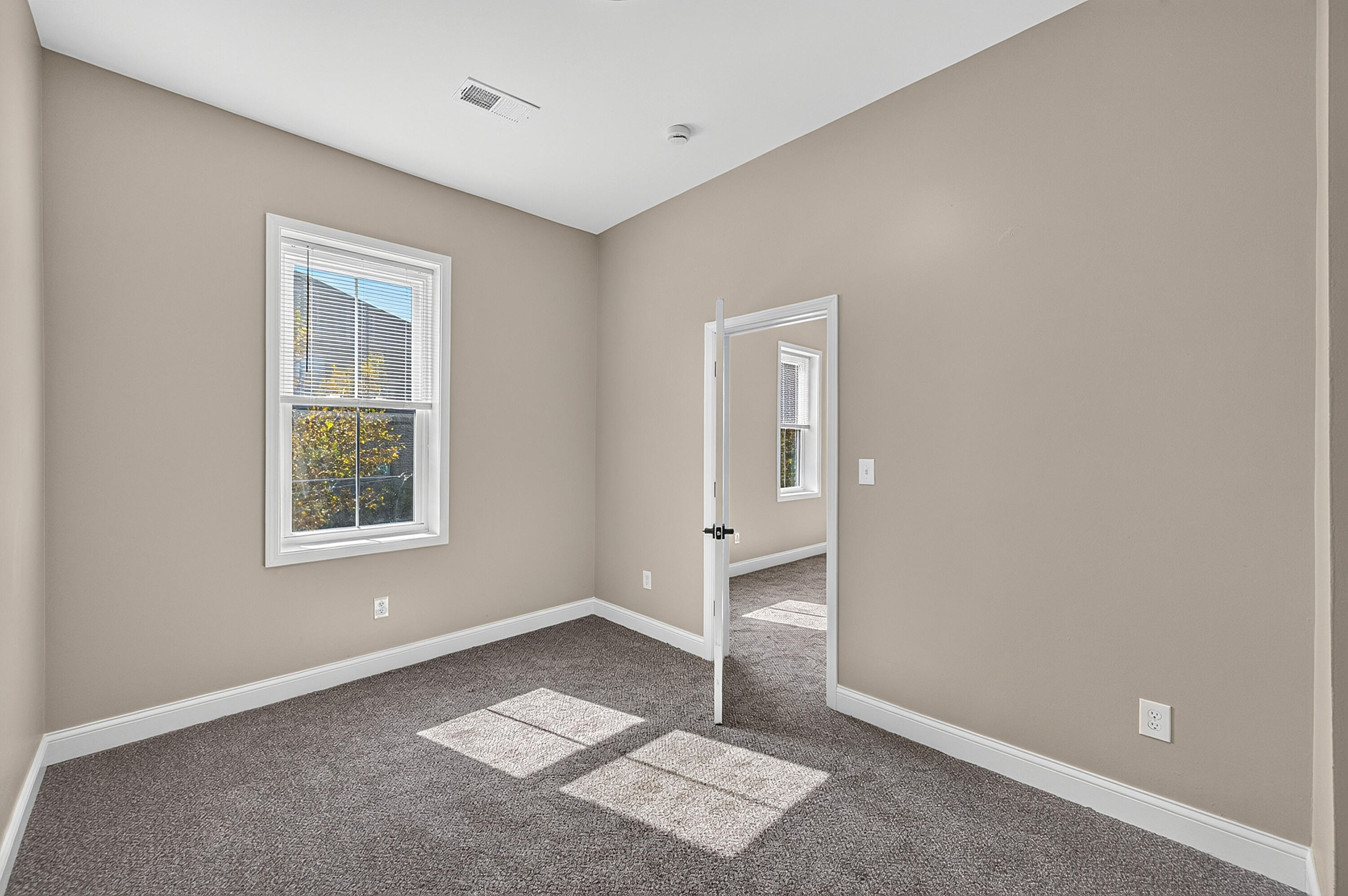 224 E Robbins Street Property Photo 20