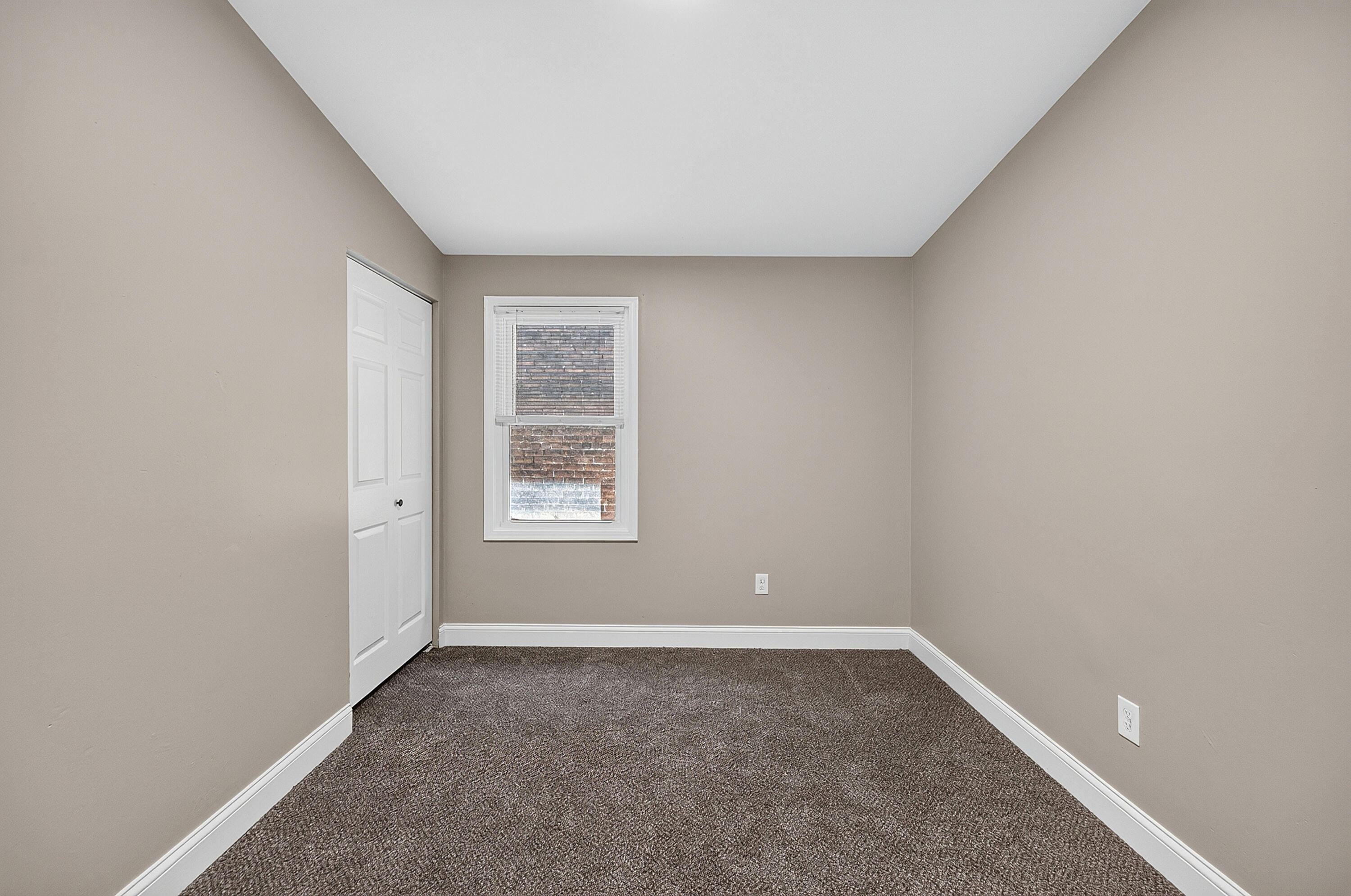 224 E Robbins Street Property Photo 24