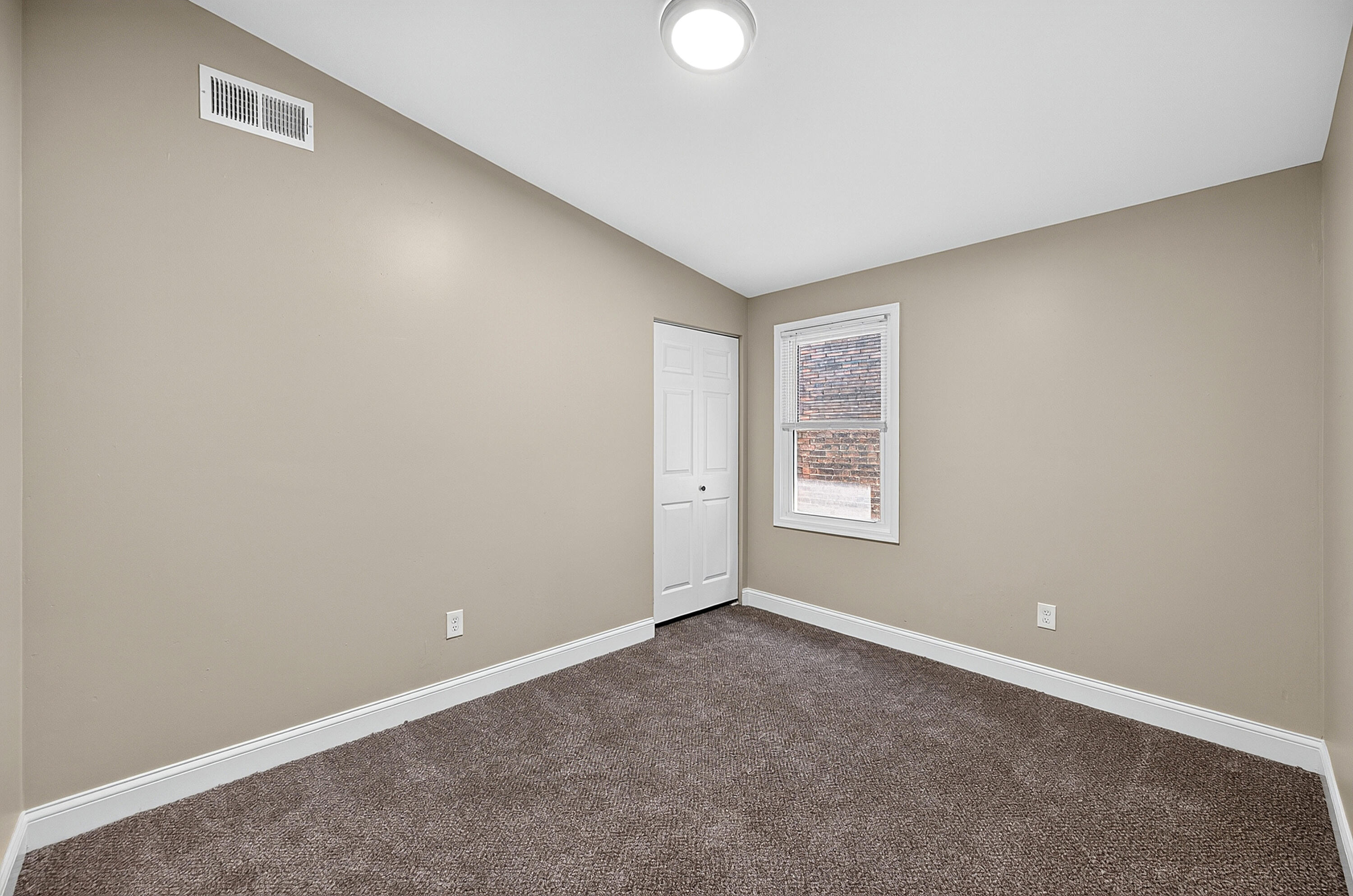 224 E Robbins Street Property Photo 25