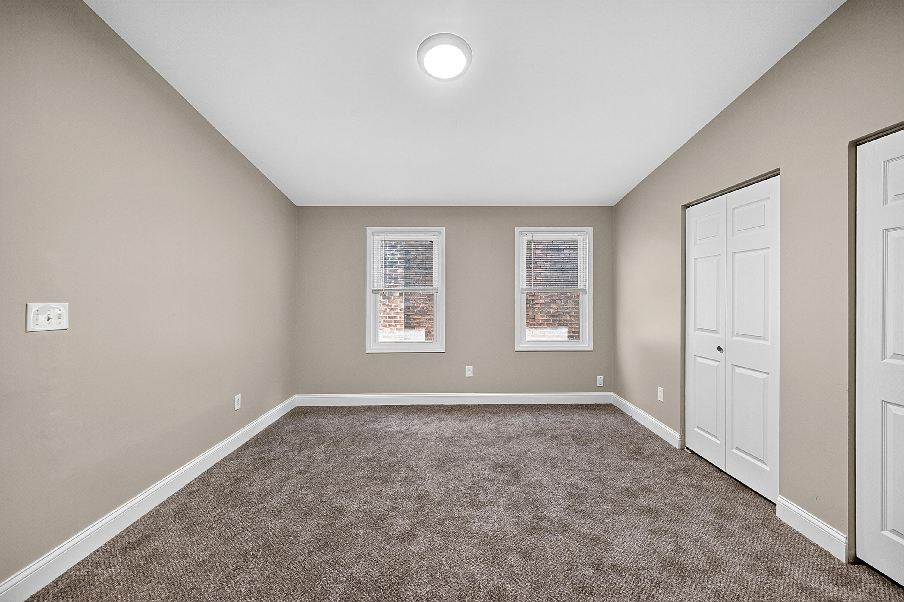 224 E Robbins Street Property Photo 28