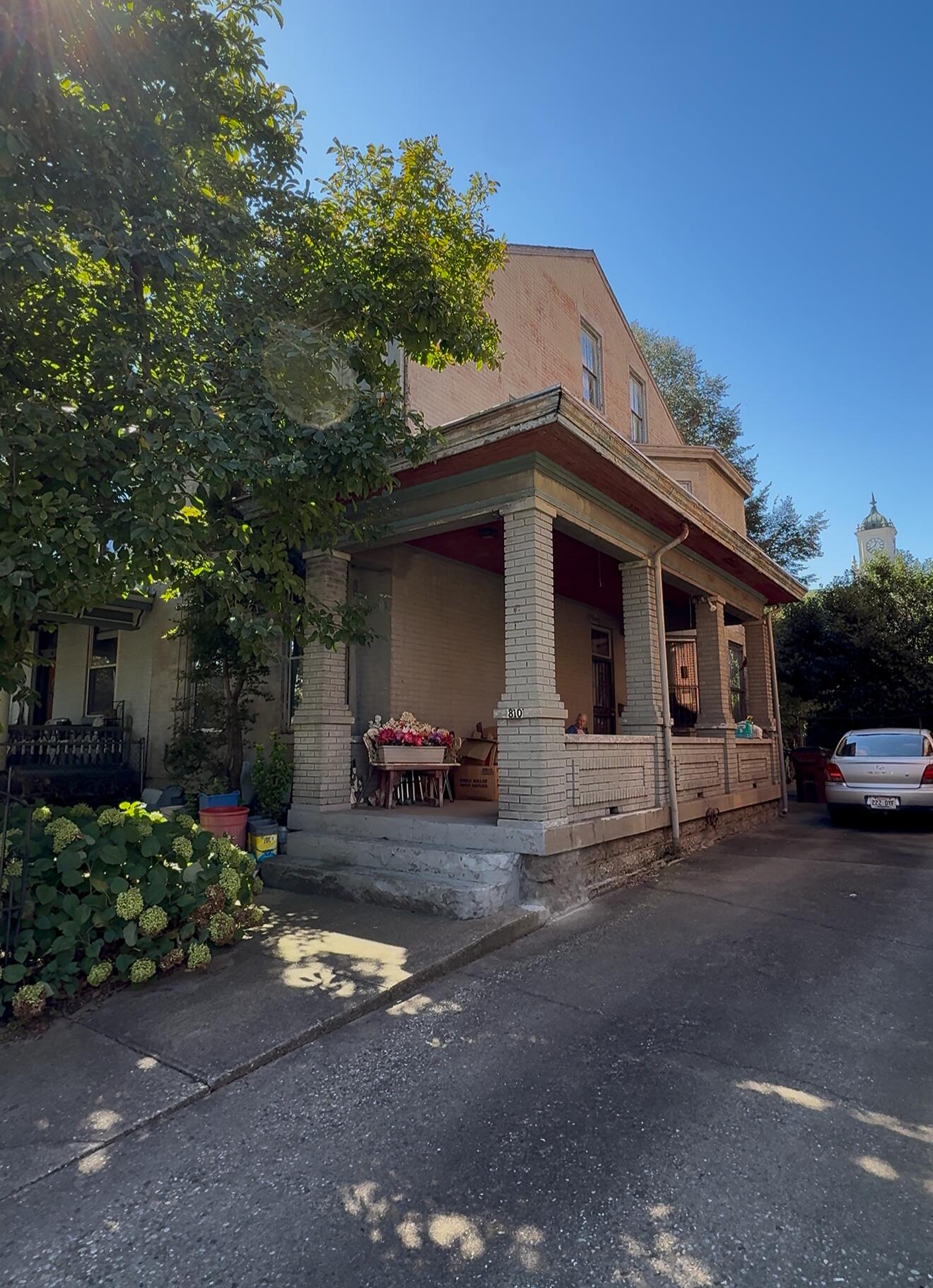 810 York Street Property Photo 1