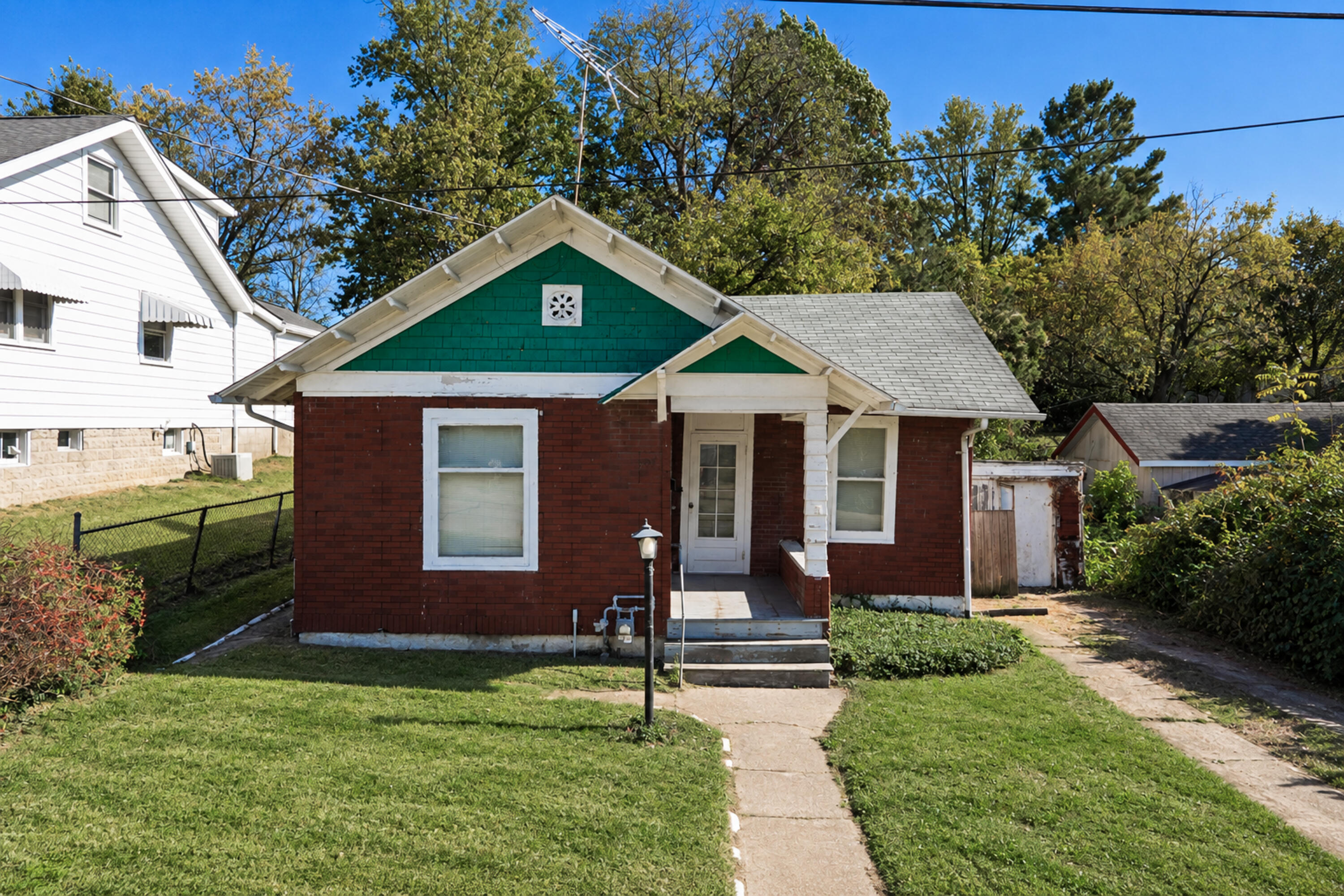 709 Maple Avenue Property Photo 1