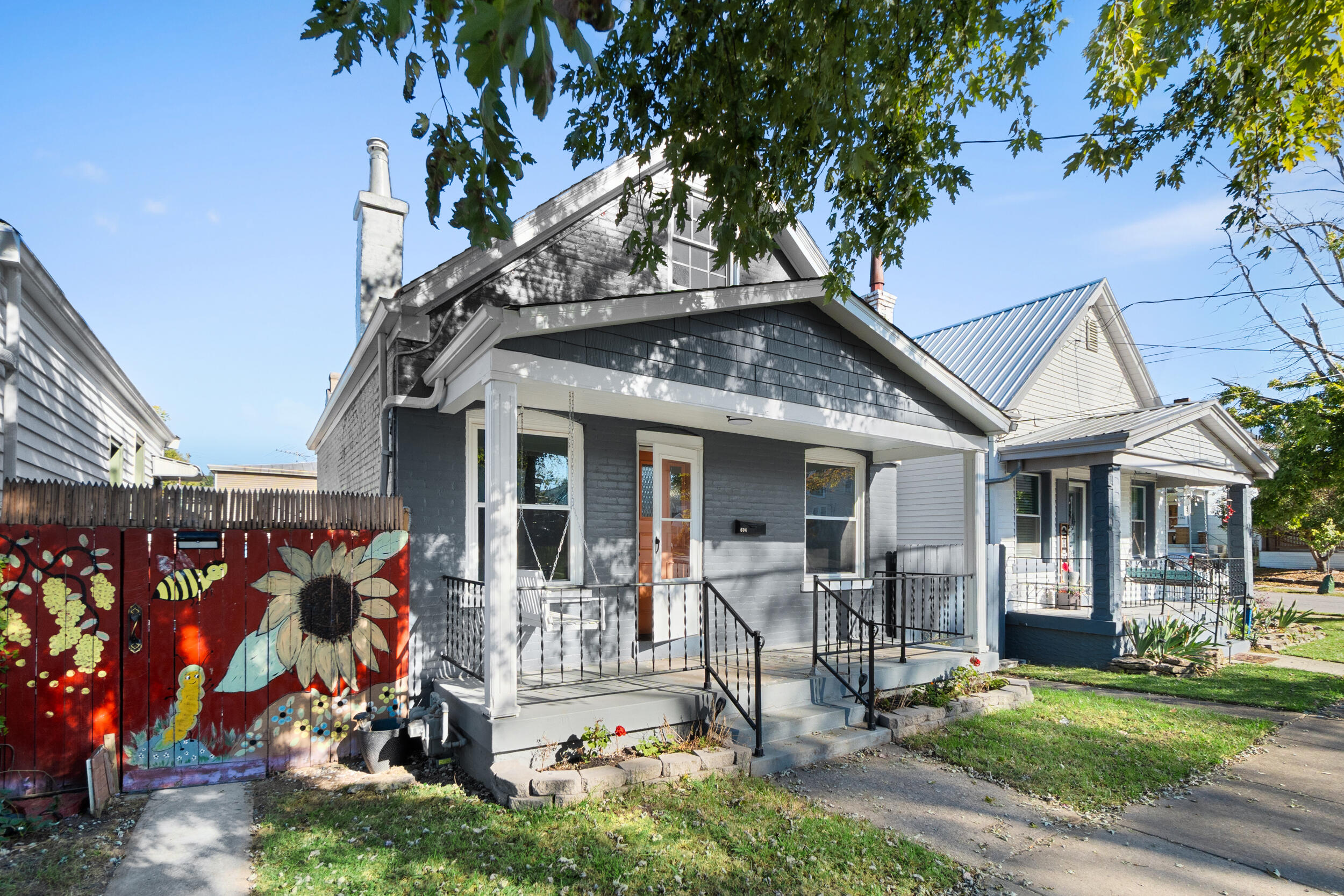 604 W 33rd Street Property Photo 1