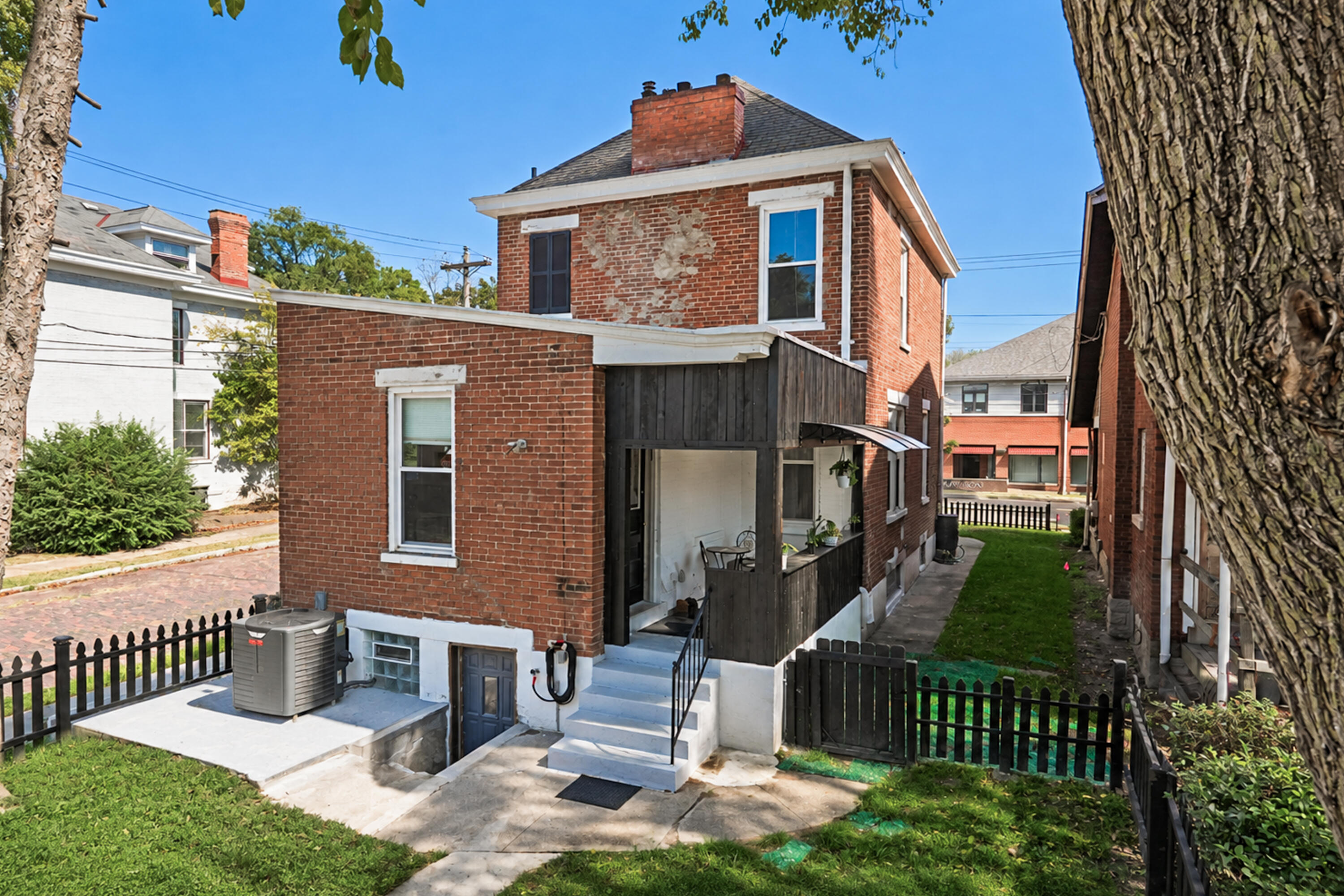 2301 Madison Avenue Property Photo 2