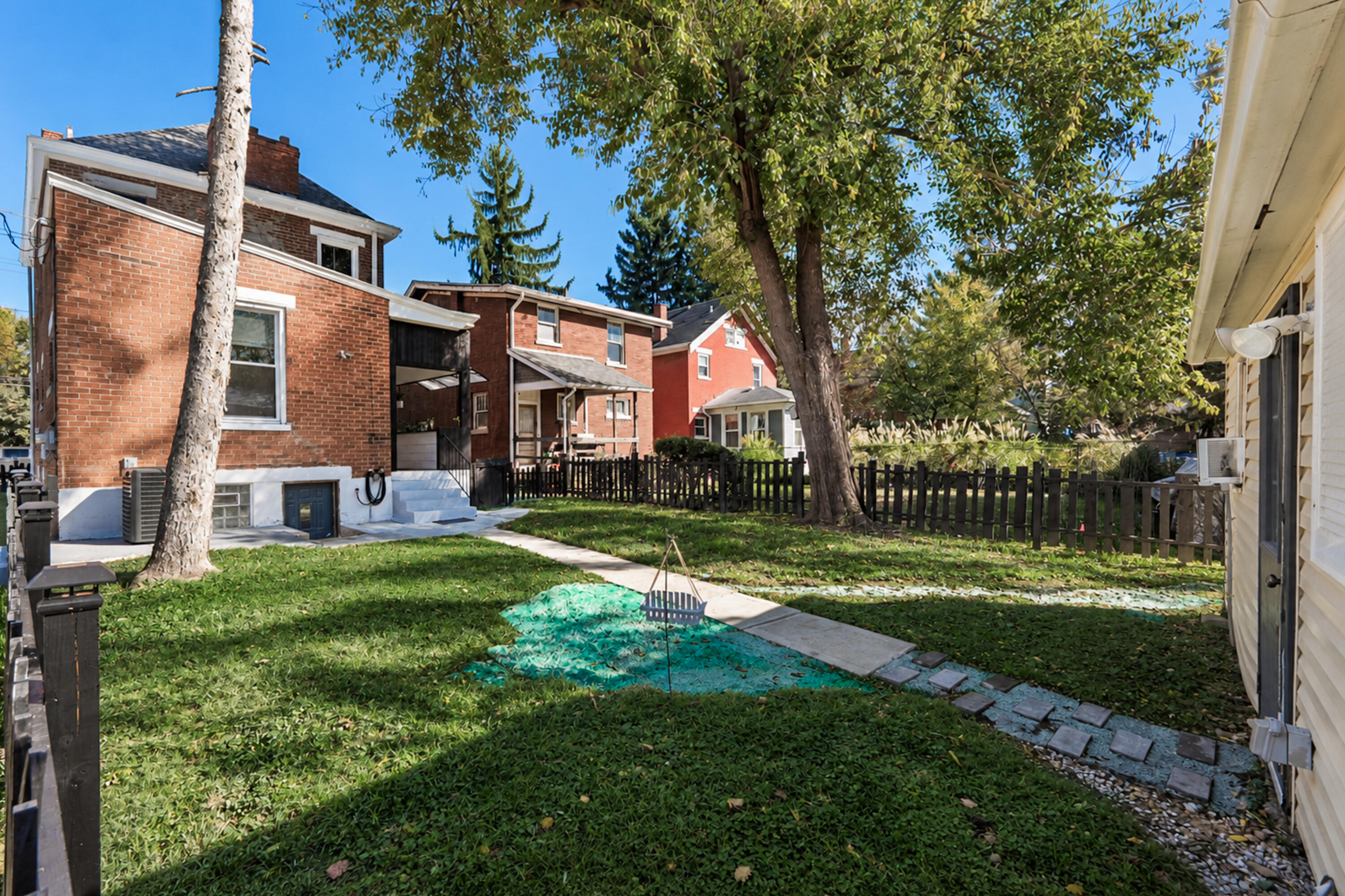 2301 Madison Avenue Property Photo 3