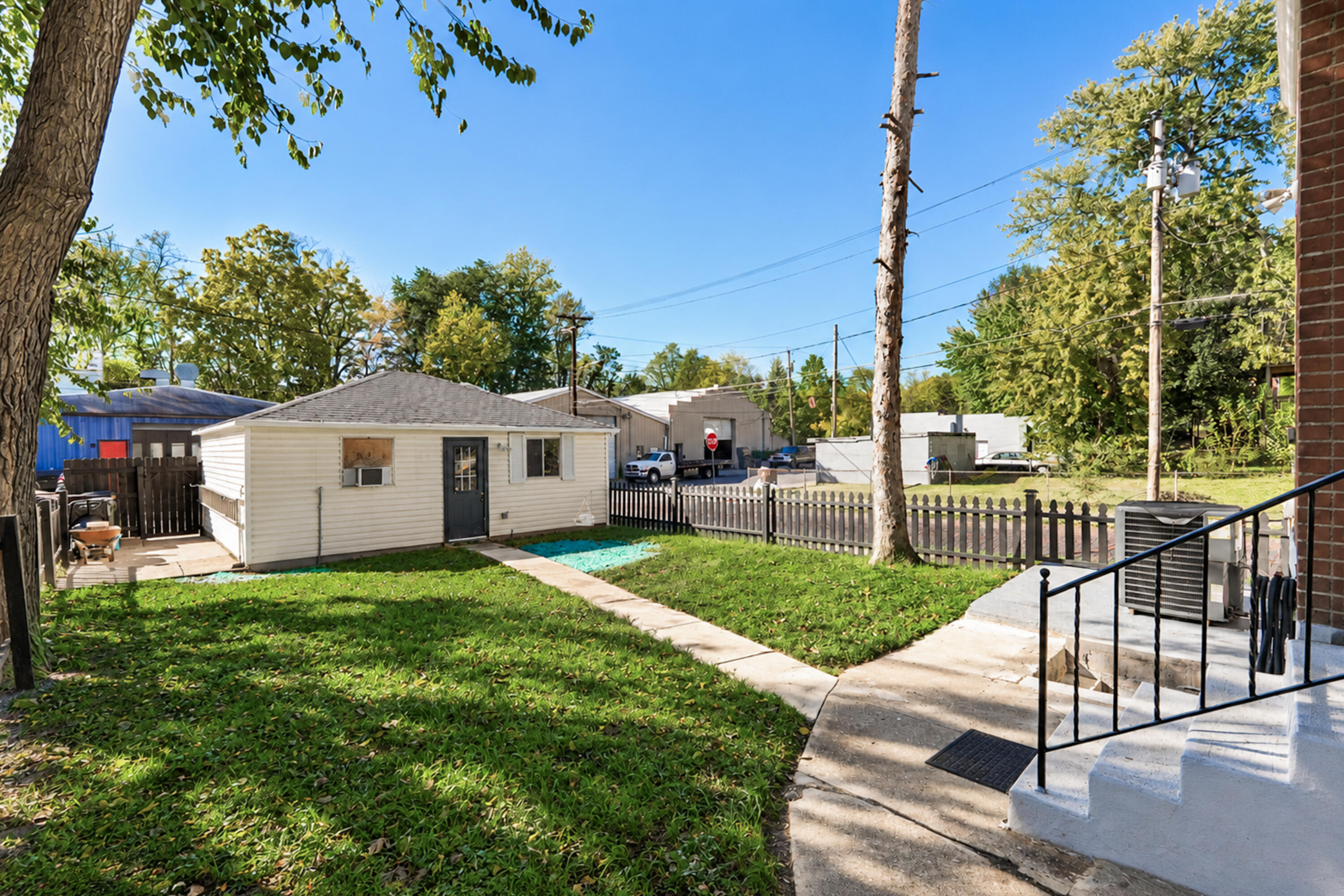 2301 Madison Avenue Property Photo 4