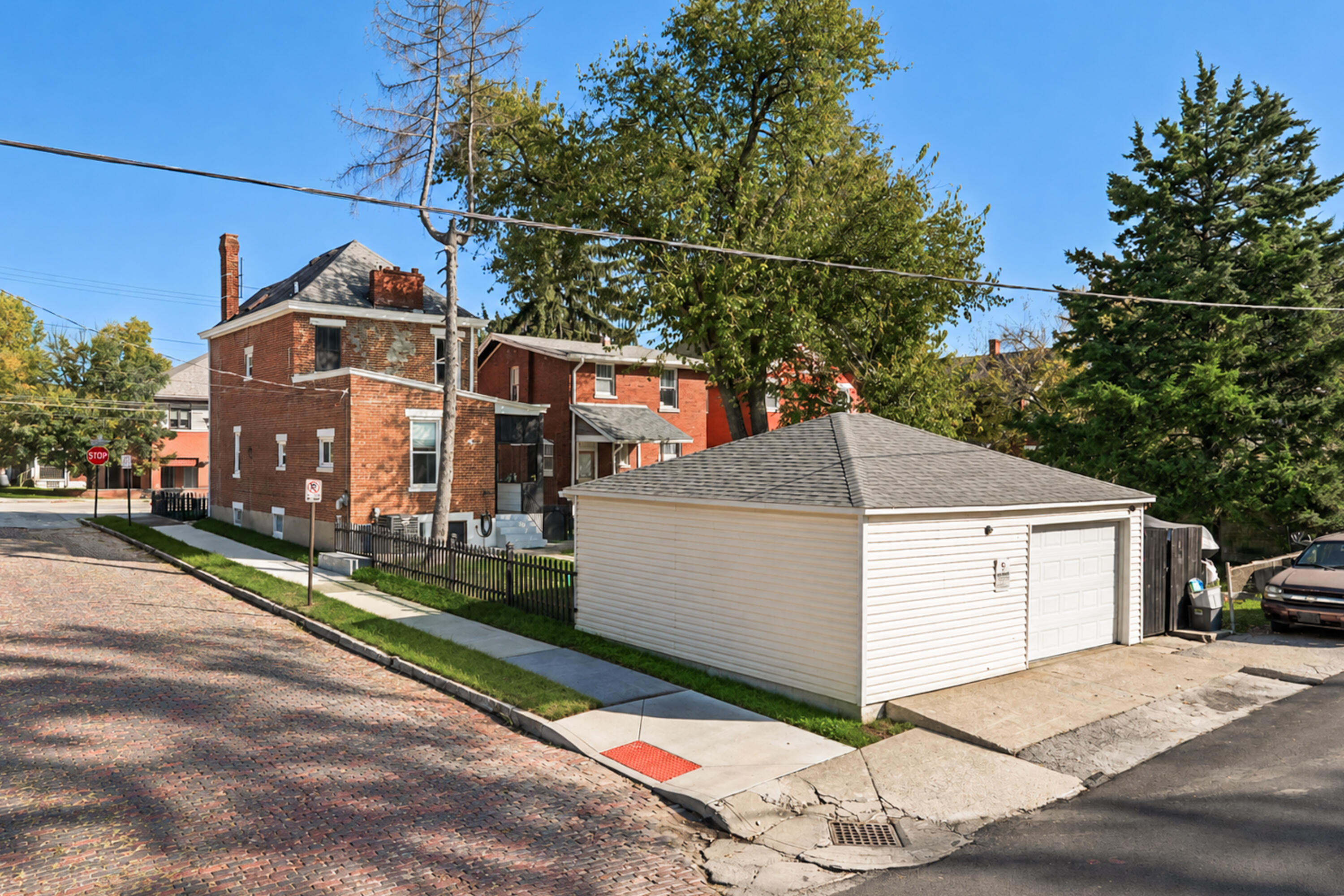 2301 Madison Avenue Property Photo 5