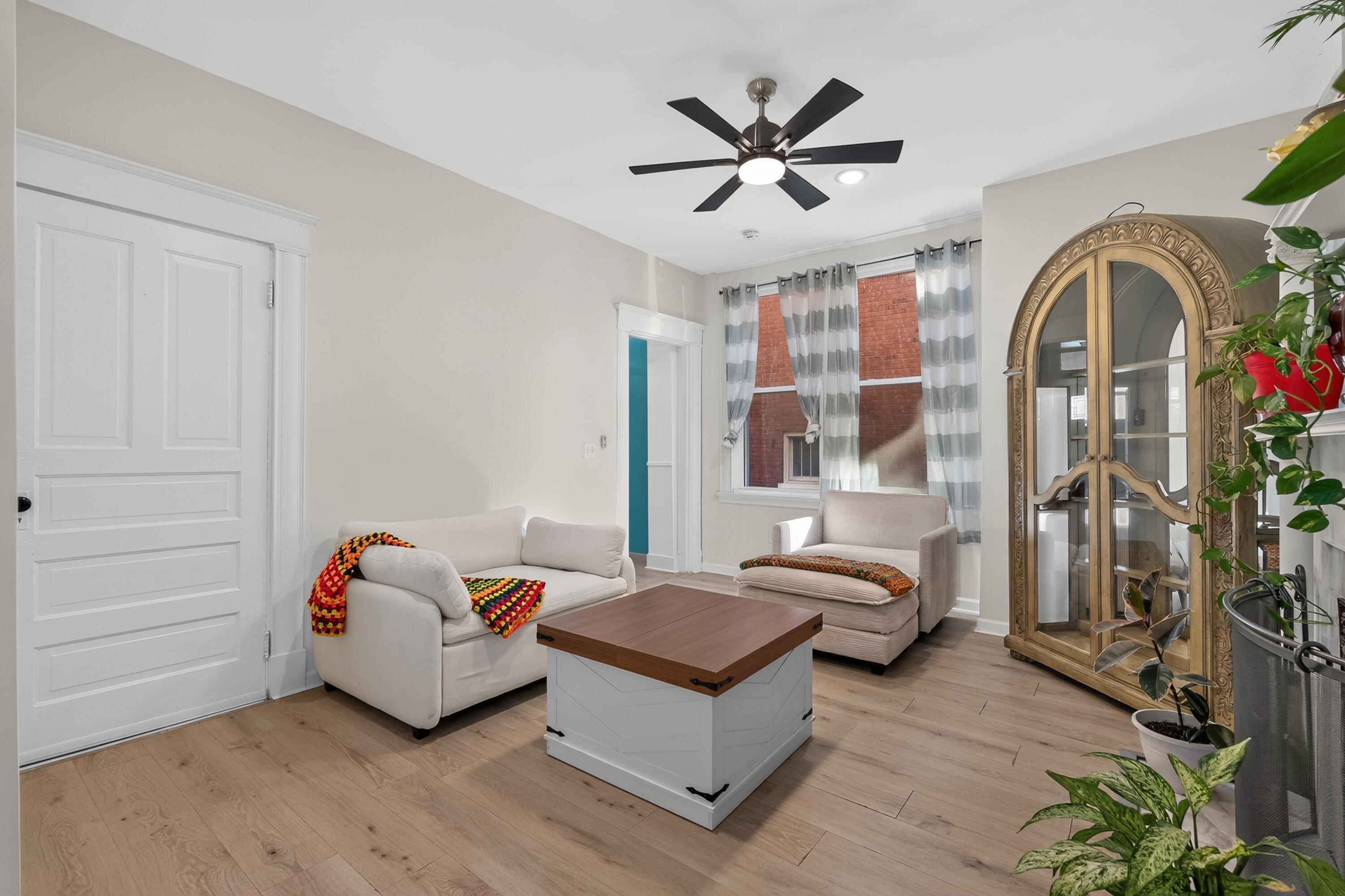 2301 Madison Avenue Property Photo 10