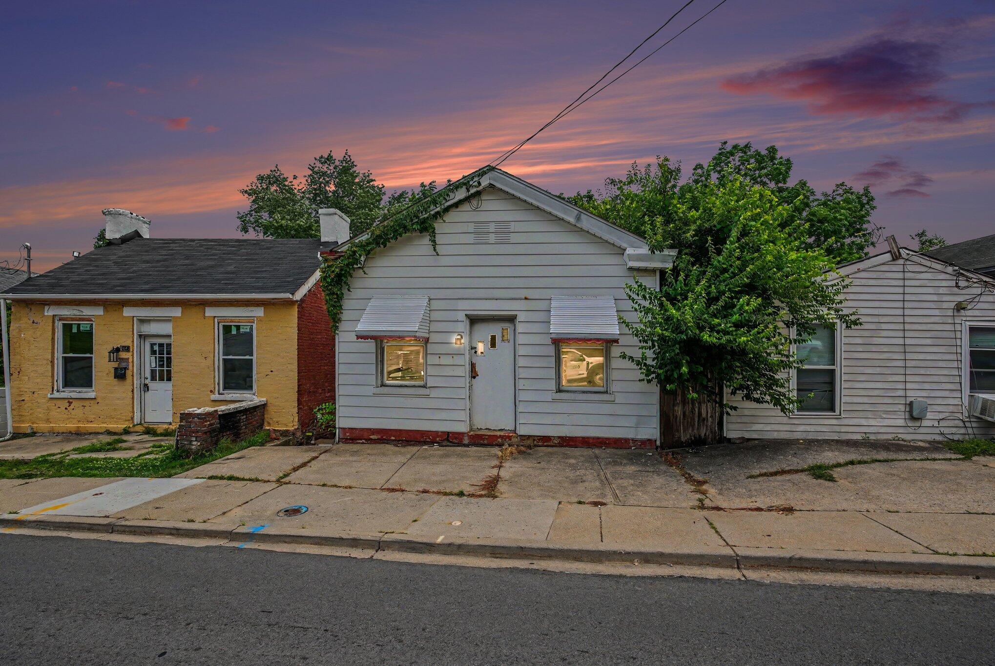 1212 W Pike Street Property Photo 1