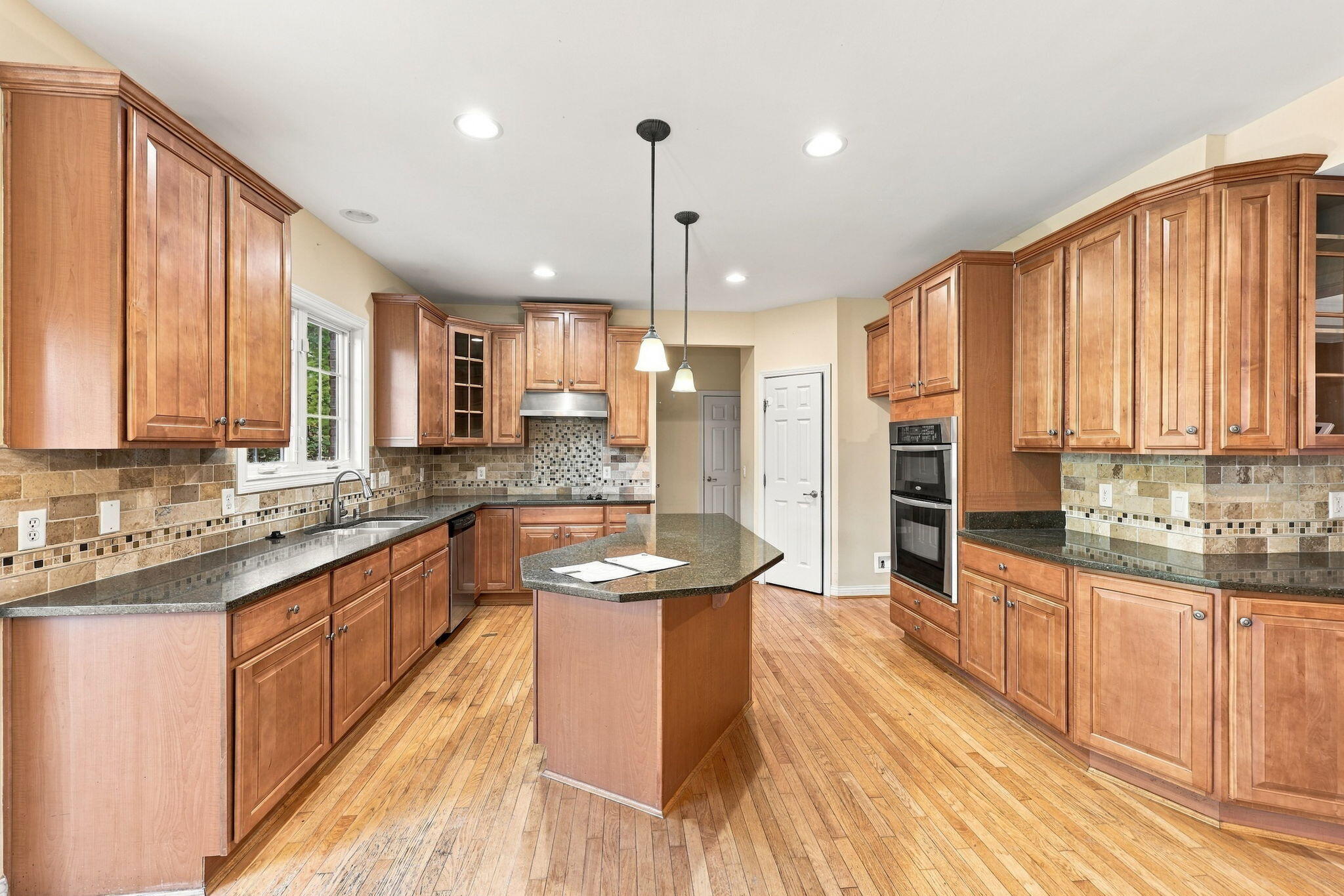 1835 Farmhouse Way Property Photo 11