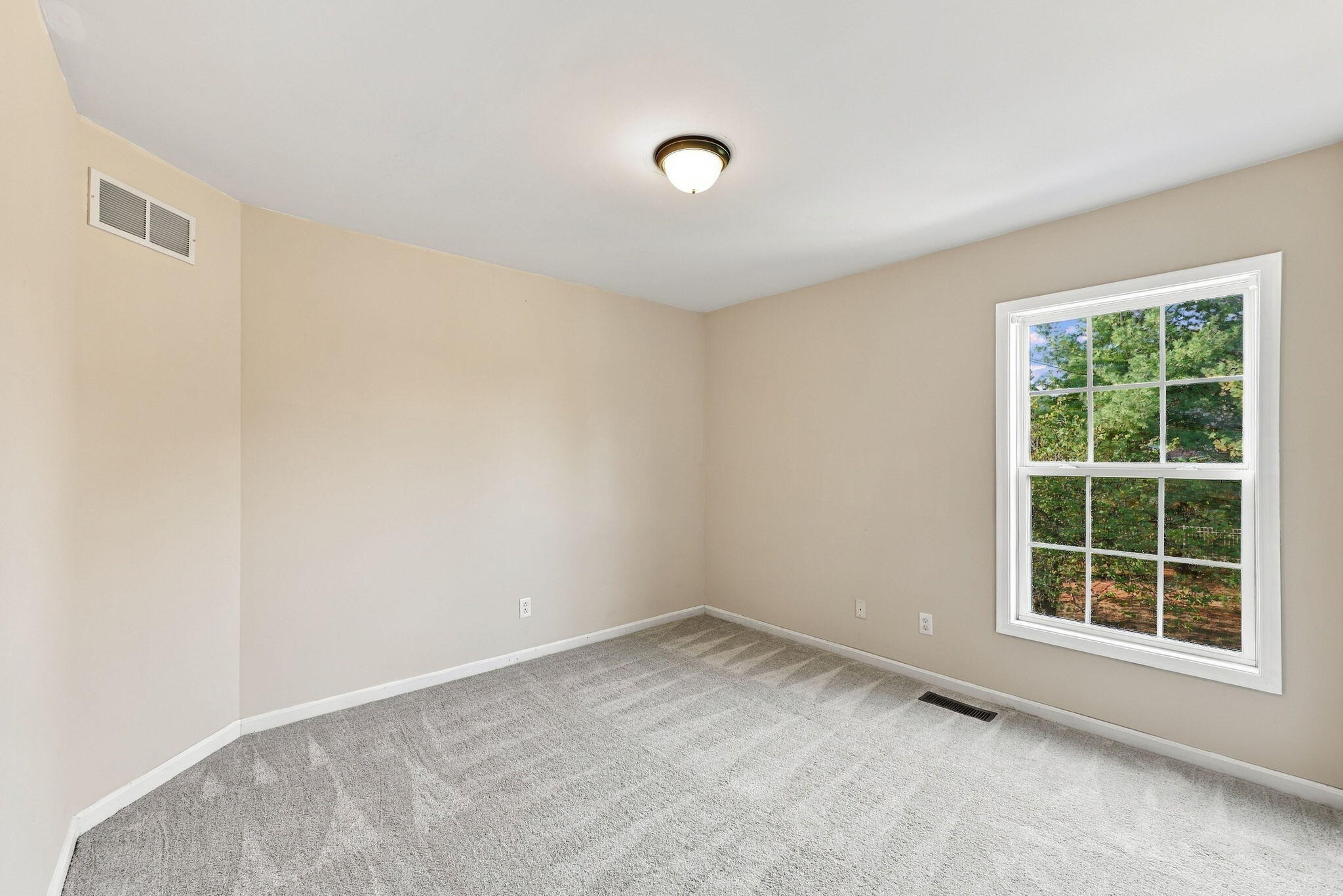 1835 Farmhouse Way Property Photo 23