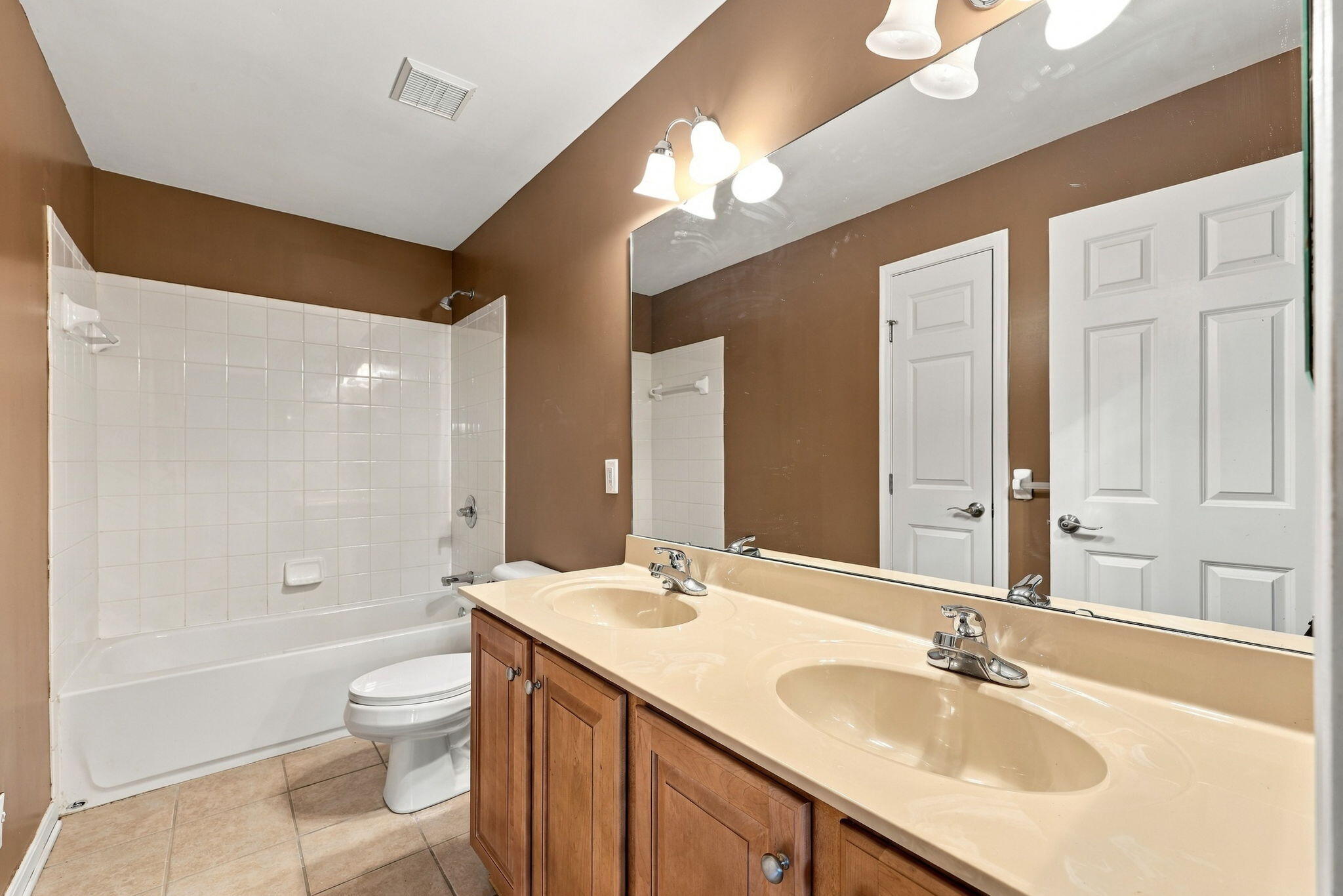 1835 Farmhouse Way Property Photo 25