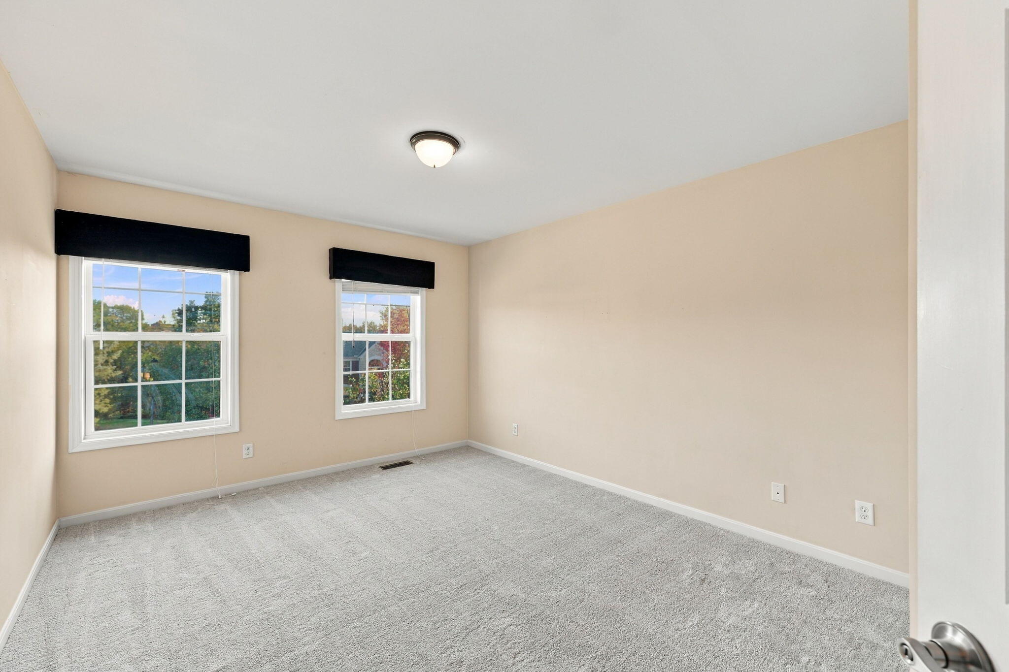 1835 Farmhouse Way Property Photo 27